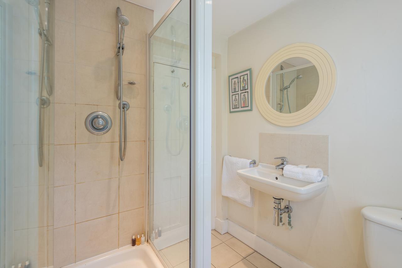 Large Family In Fulham Holiday home