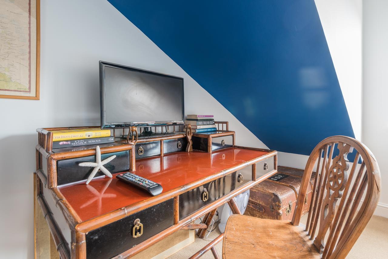 Large Family In Fulham Holiday home
