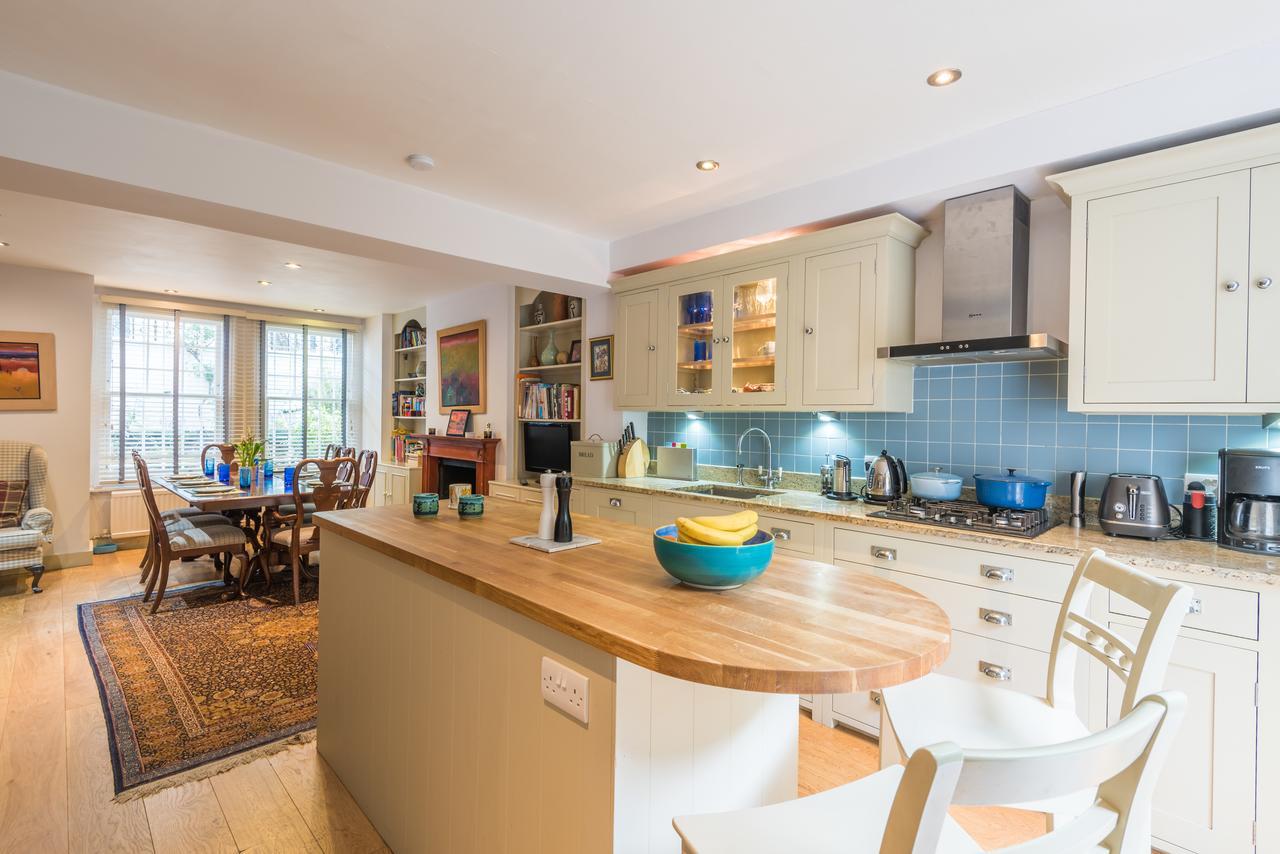Large Family In Fulham Holiday home London