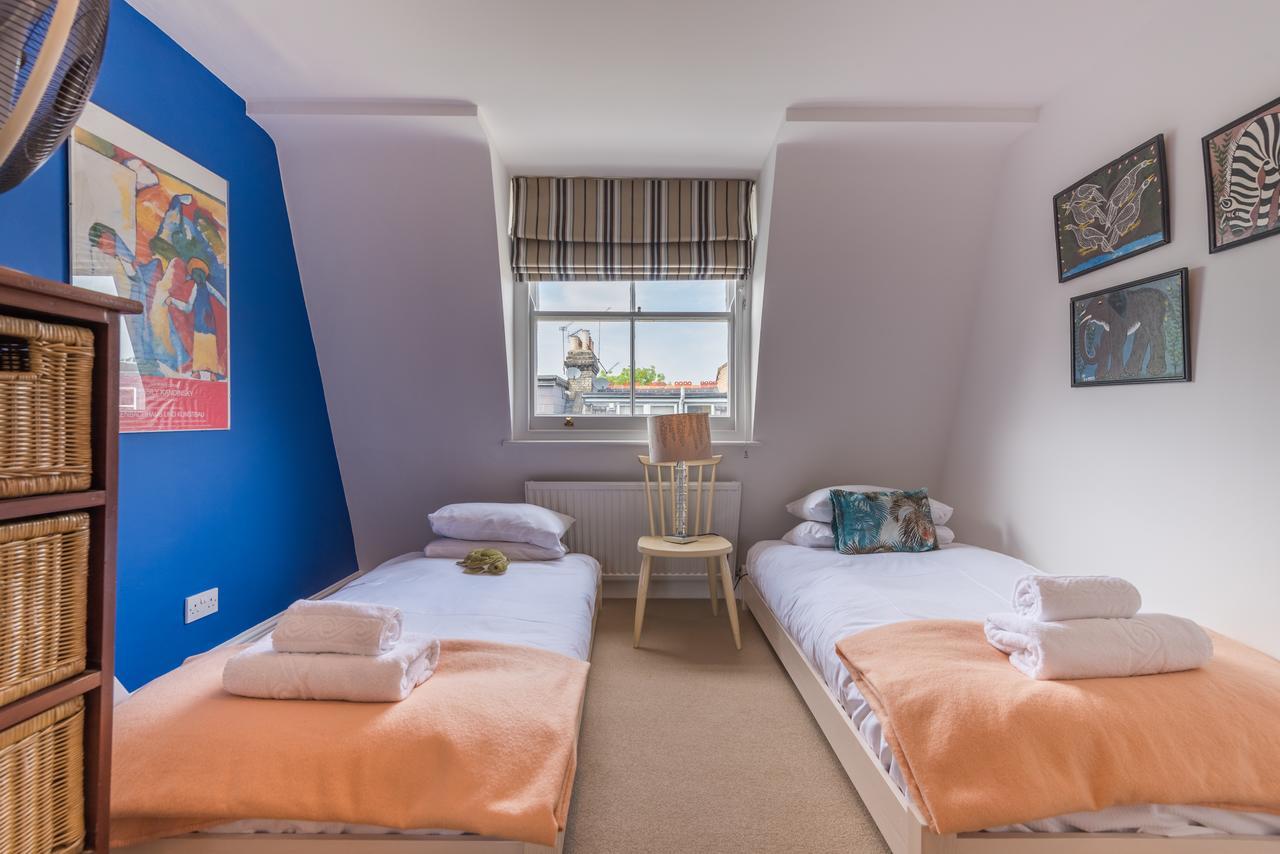 Large Family In Fulham * London