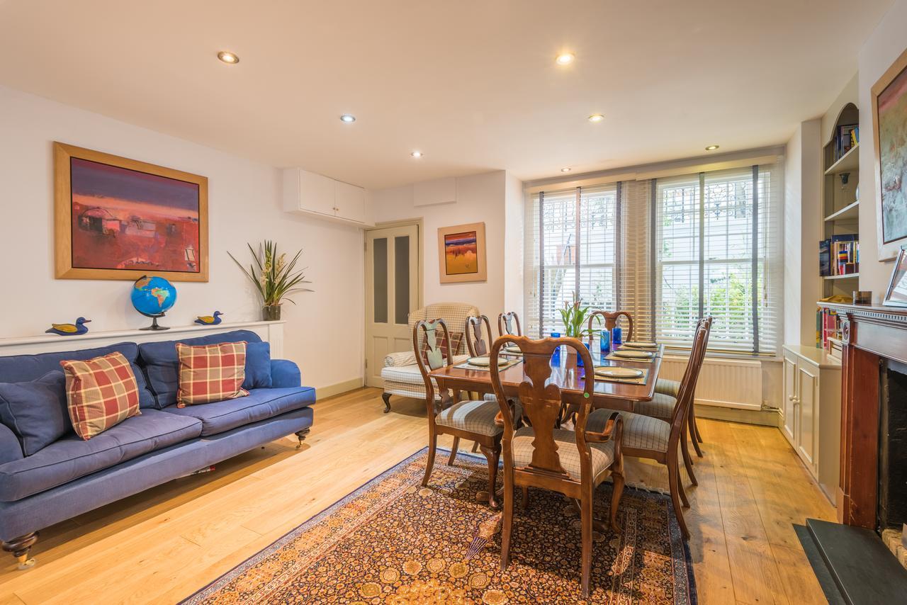 Large Family In Fulham Holiday home London