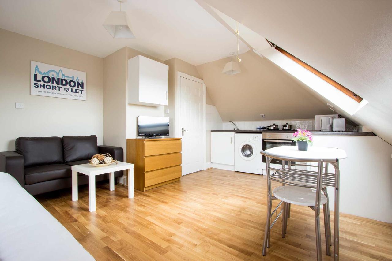 Exeter Apartment *