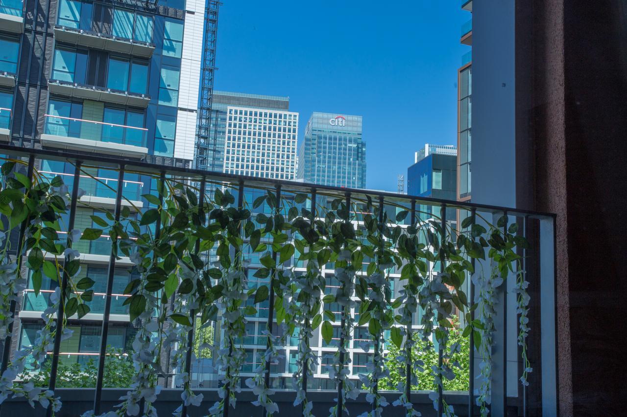 Apartment Dockside Walk - Canary Wharf
