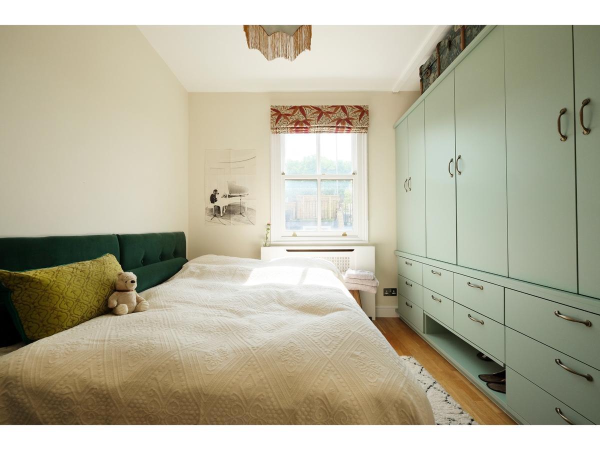 Pass The Keys Charming Portobello Road Holiday home