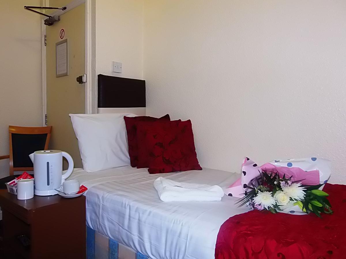 Victoria Station Hotel