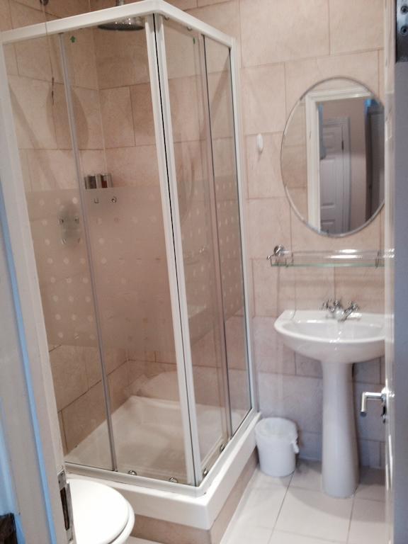 Earls Court 2*