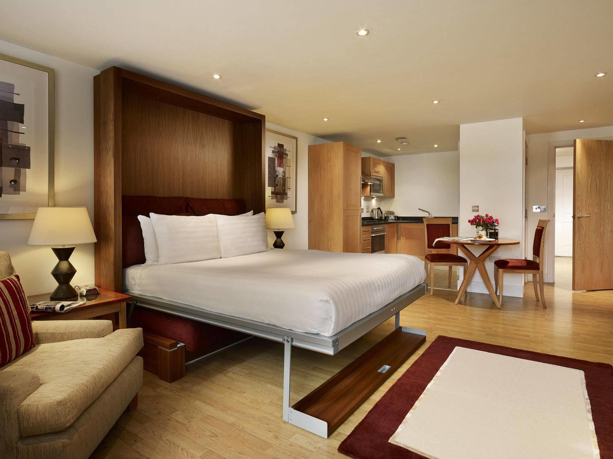 Marlin Bridge - Empire Square Aparthotel 4*