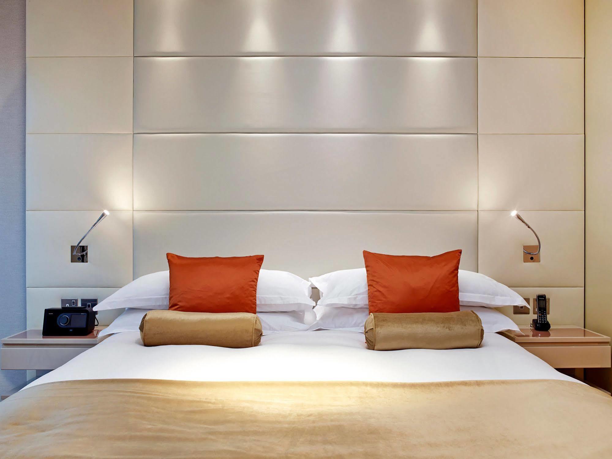 Aparthotel Cheval Three Quays At The Tower Of 5*