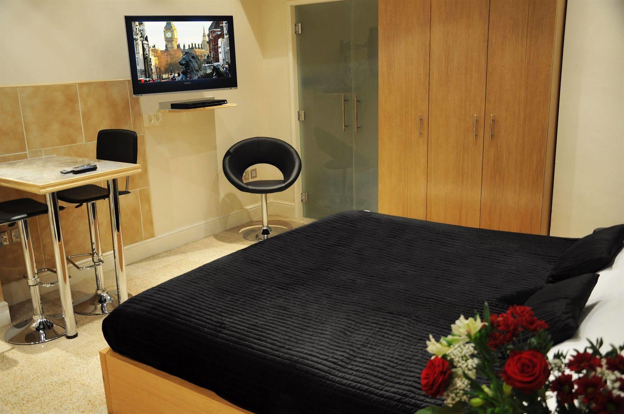 Milestone Hotel 4*