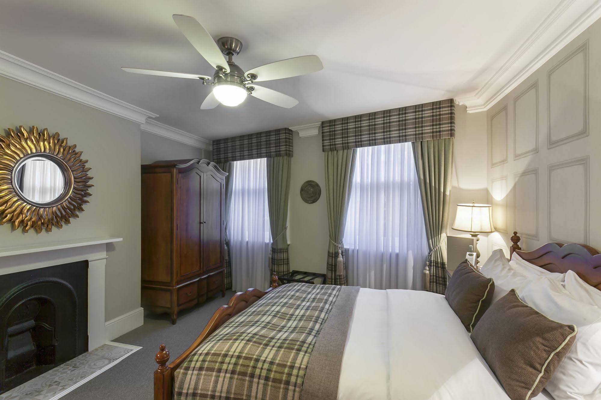 The Clerk & Well Pub And Hotel 4*