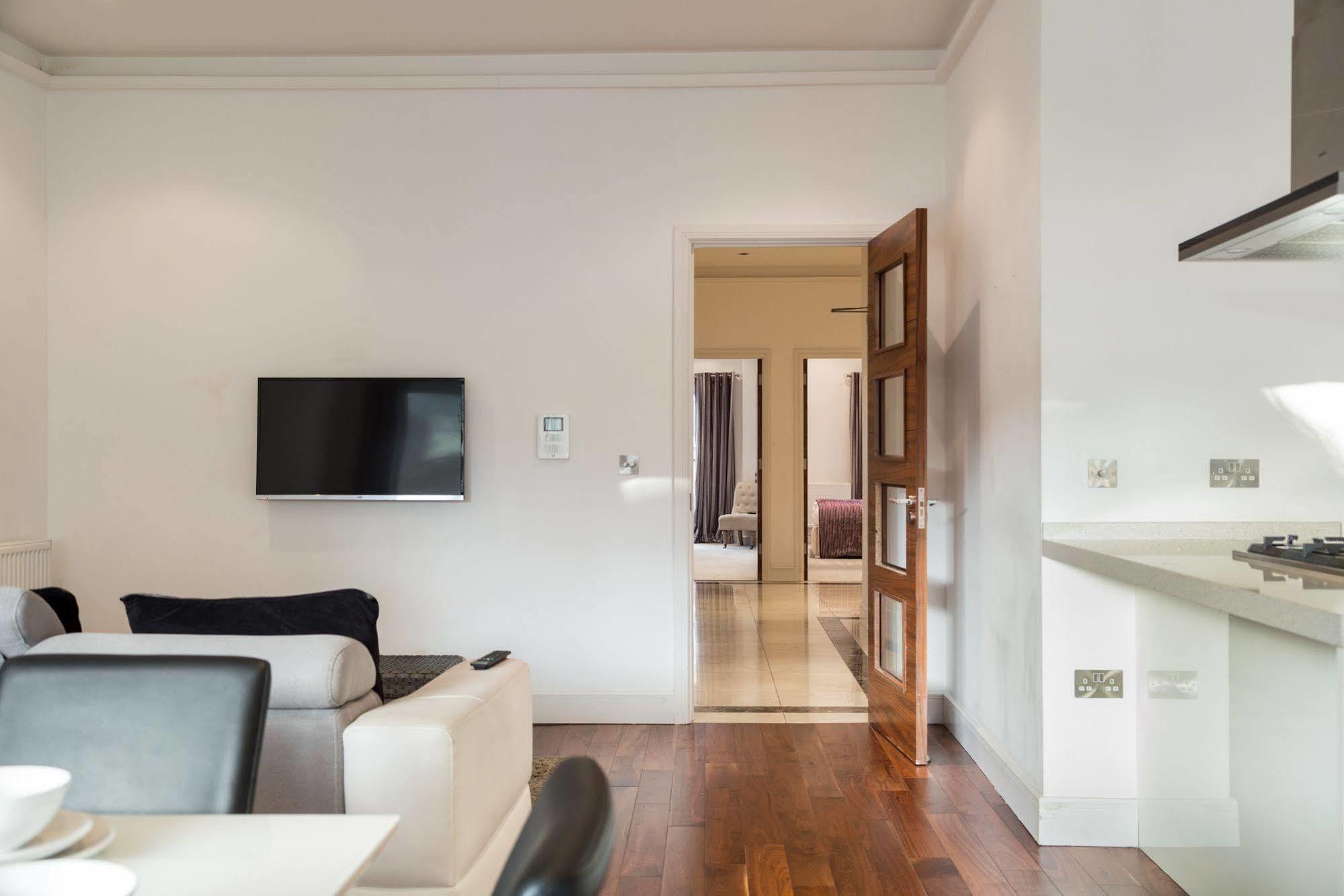 City Courtyard & Penthouse Hotel