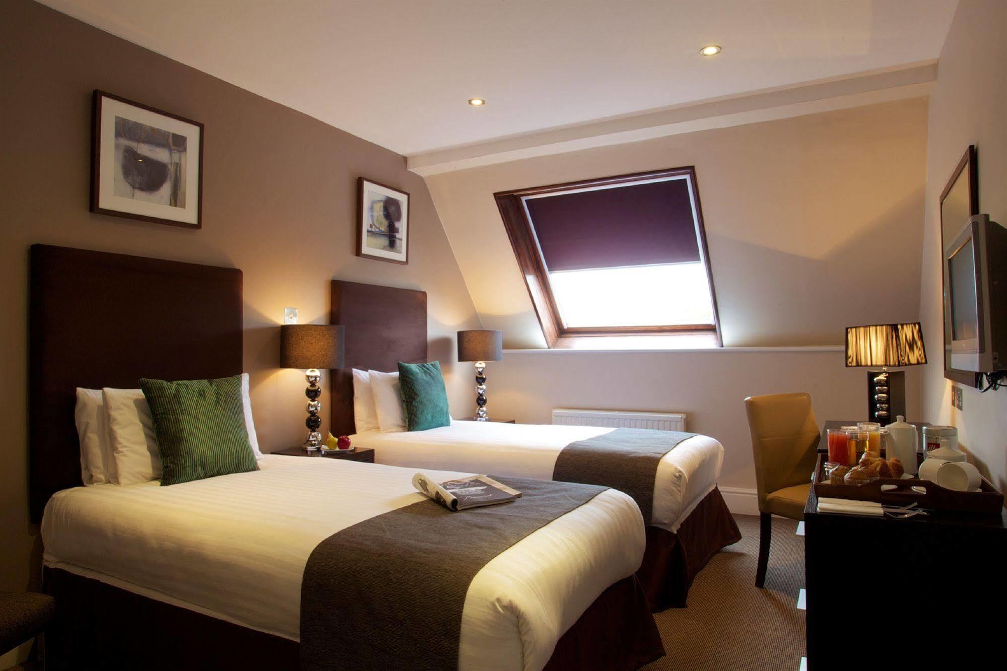 Hotel The - Putney