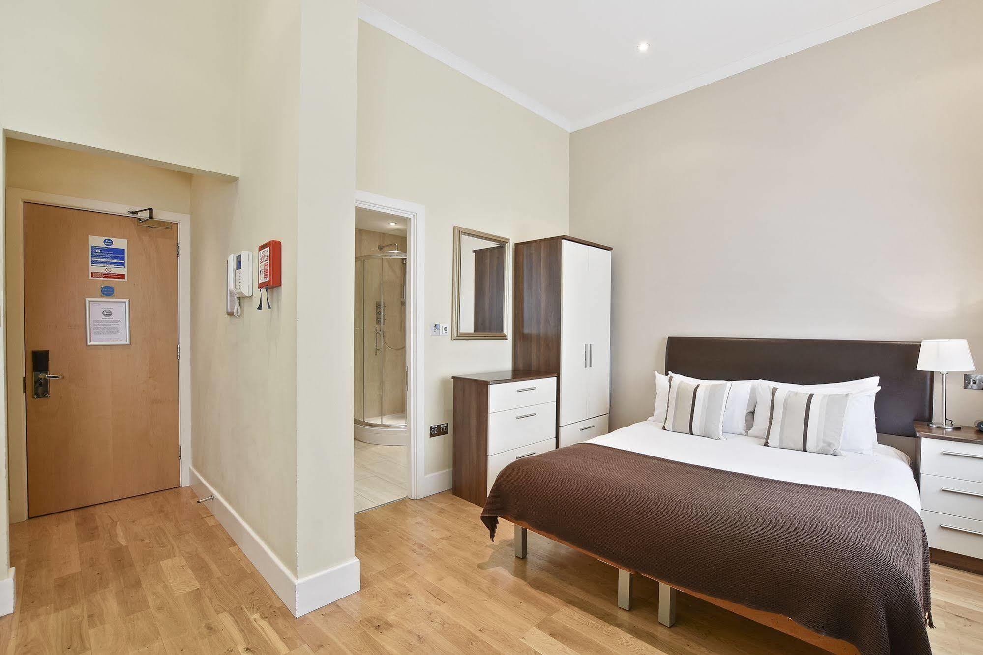 Notting Hill By Bridgestreet * London
