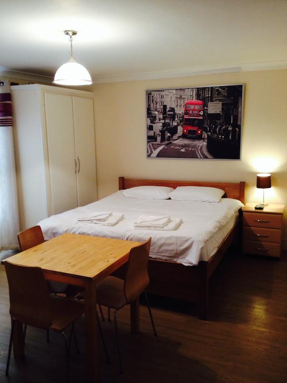Earls Court 2* London
