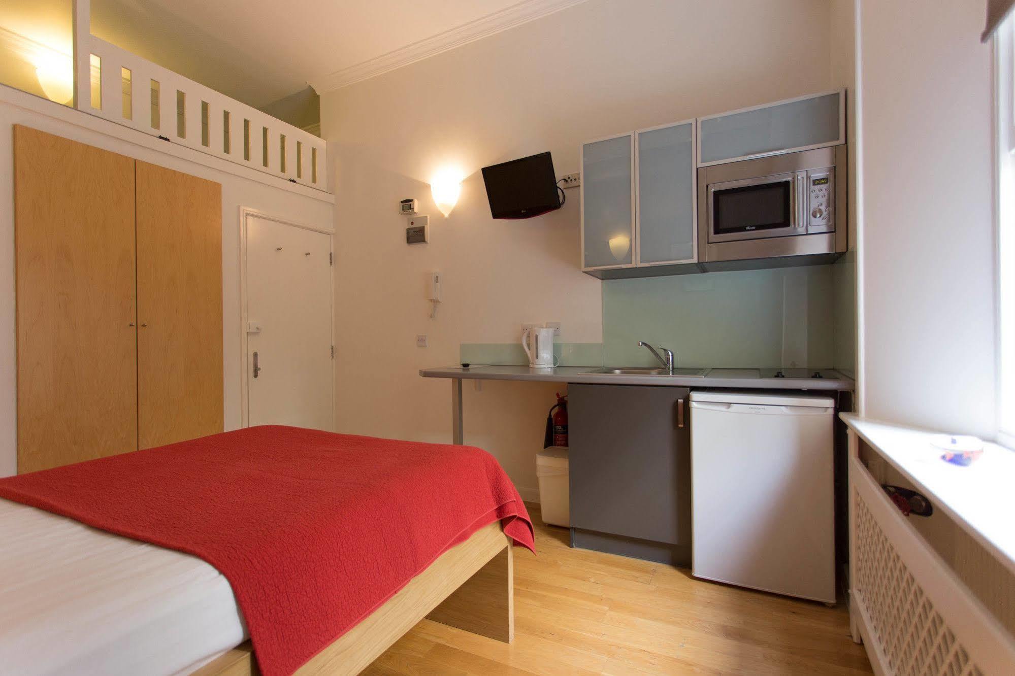 Apartment Inverness Terrace Serviced By Concept *