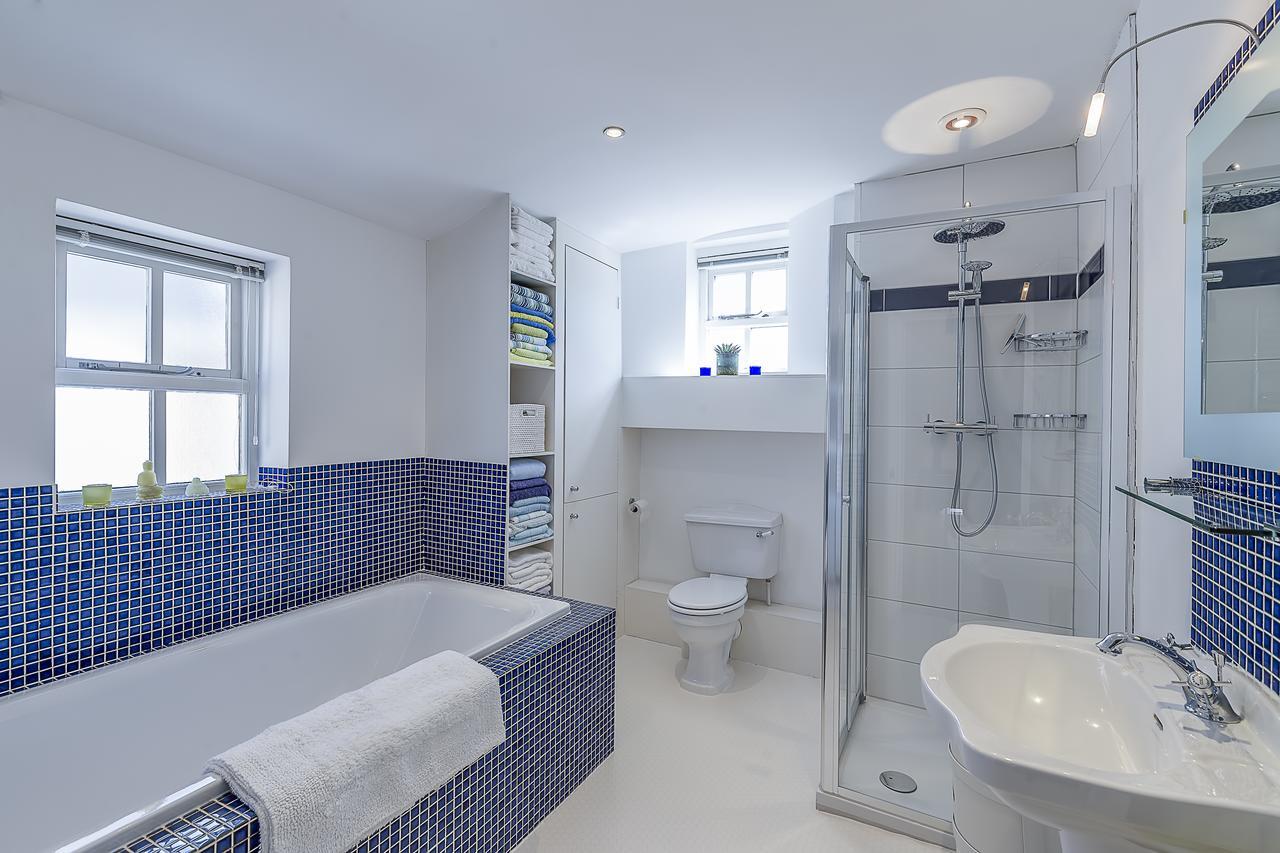 Veeve - Style In Wimbledon *