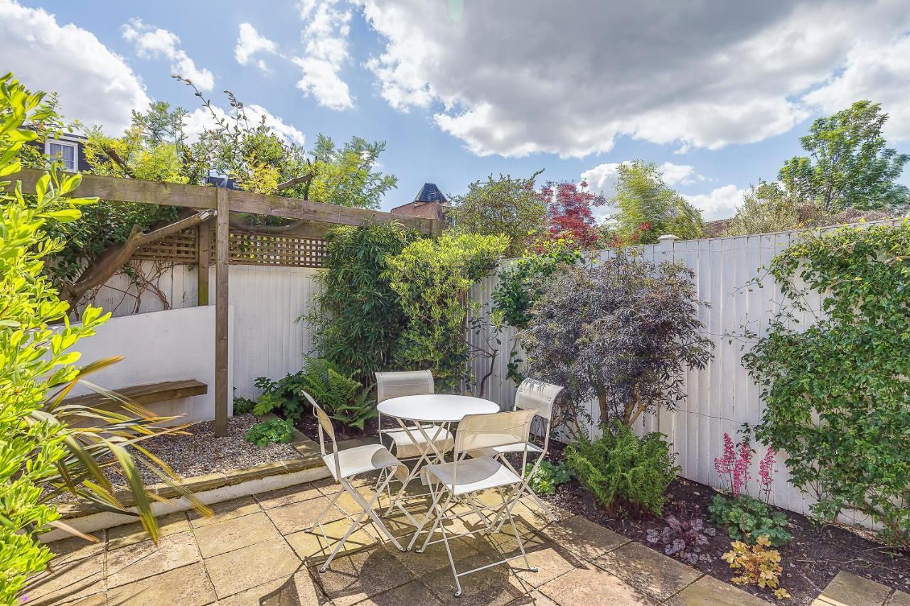 Veeve - Style In Wimbledon Apartment