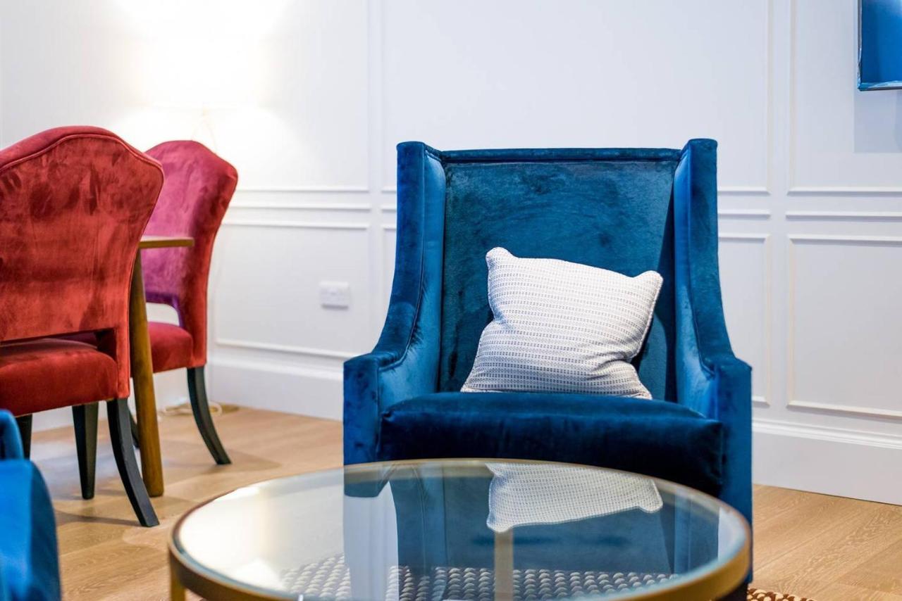 Apartment Luxury 3br In Knightsbridge W/sauna, 6 Guests London