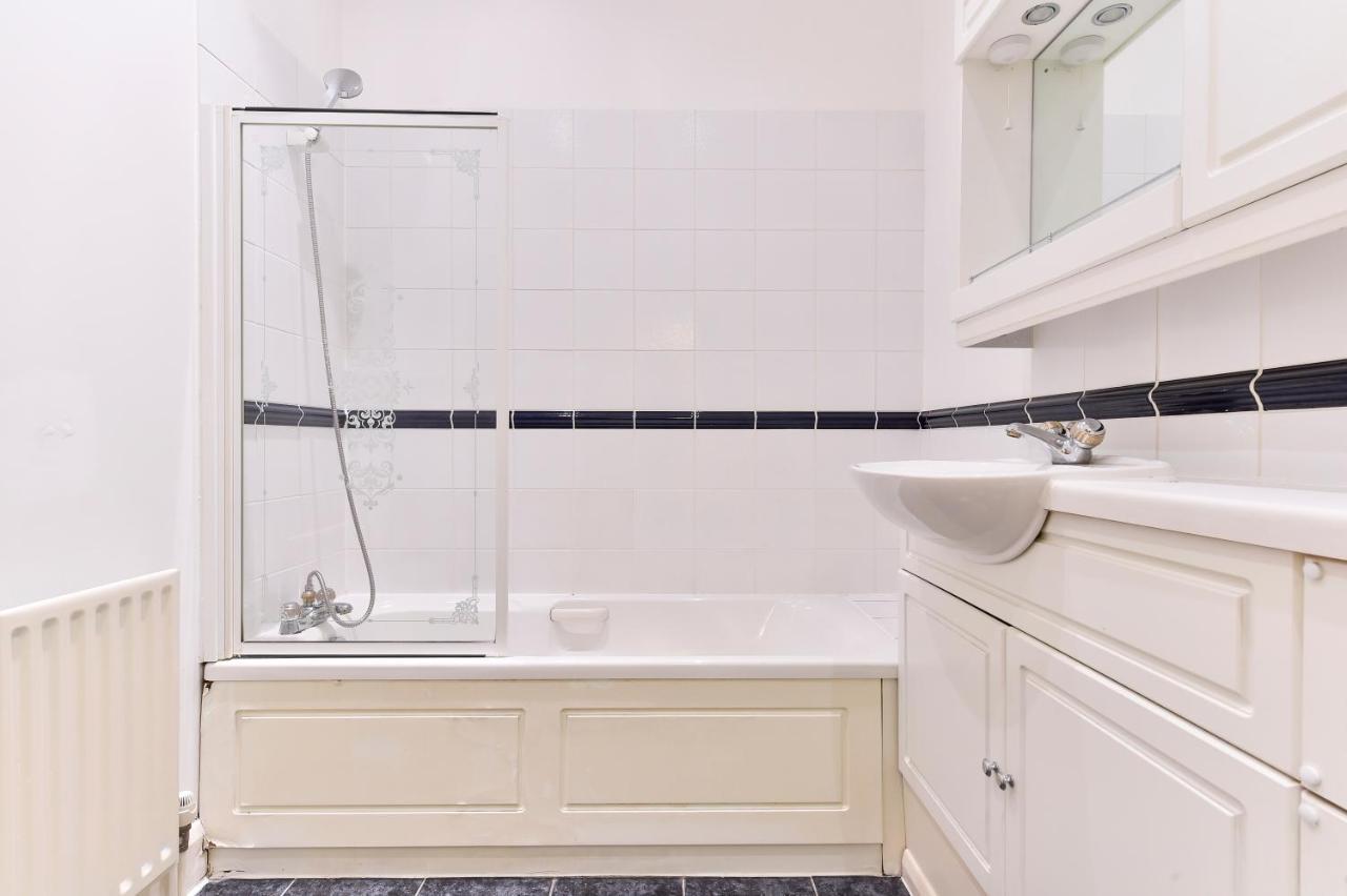 Apartment Hyde Park London