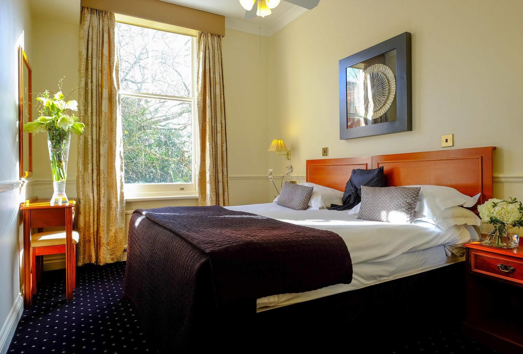 Collingham Serviced 4*