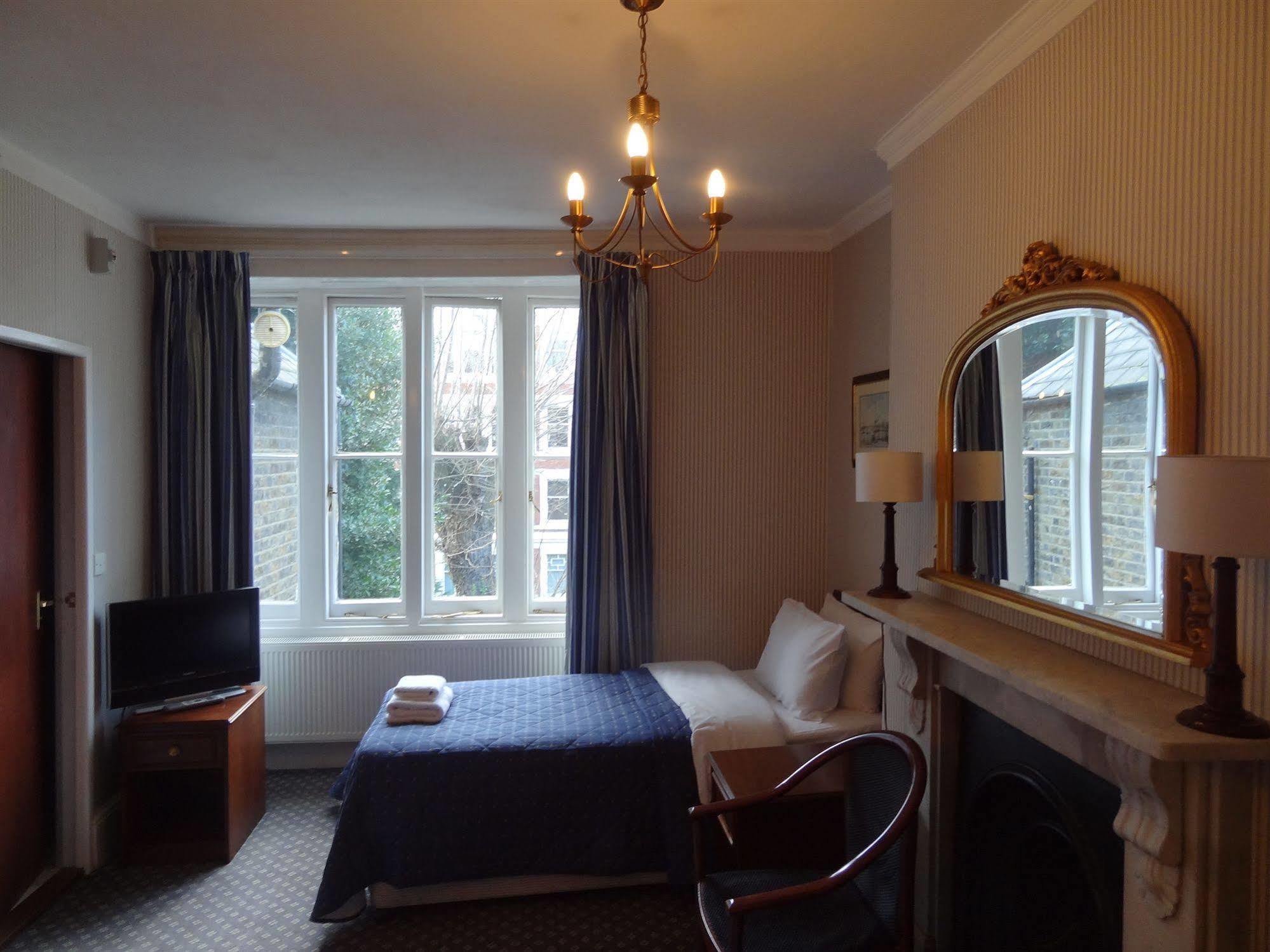 Regency House 3* London