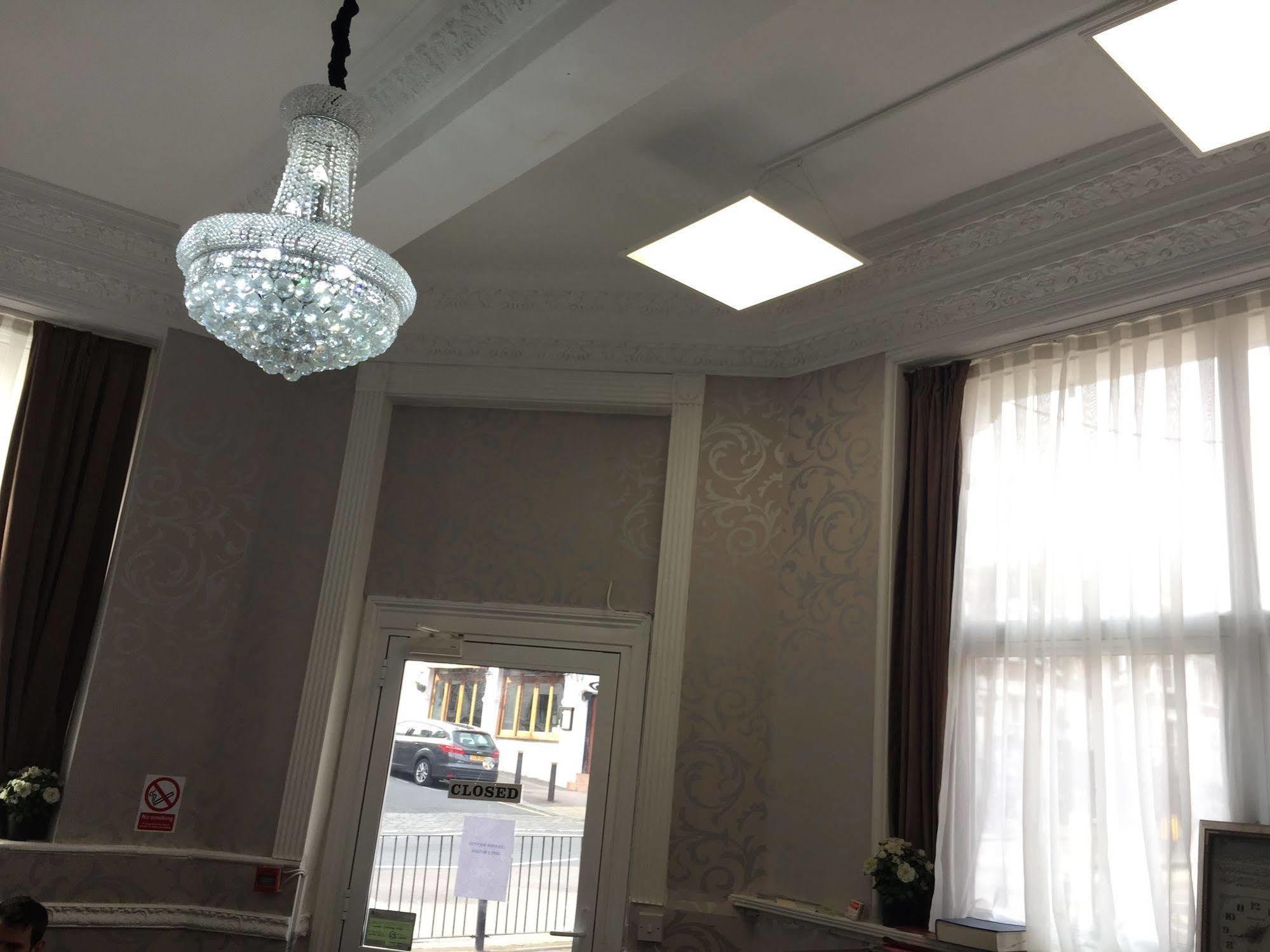 Shelton Hotel, Finsbury Park