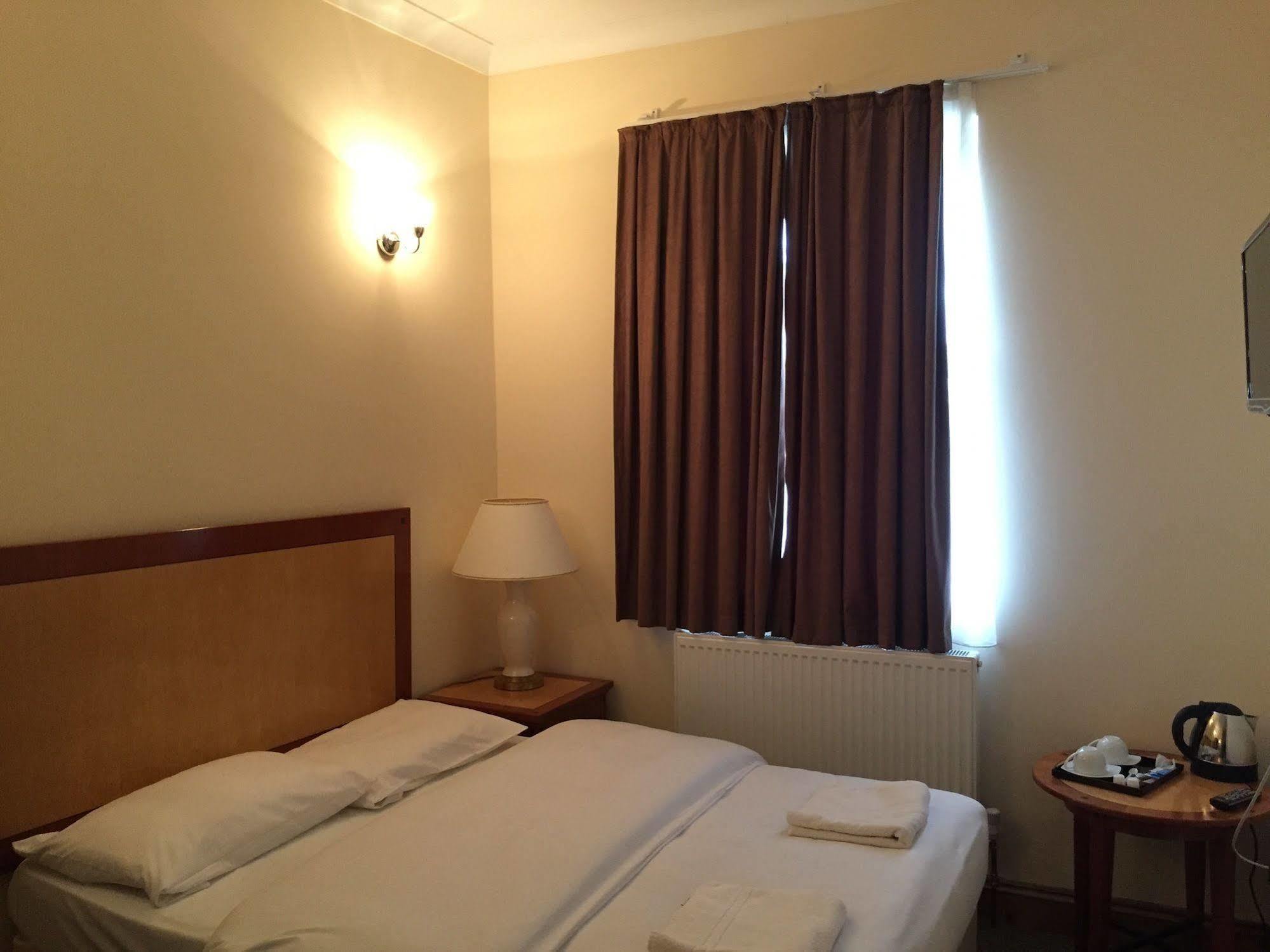 Shelton Hotel, Finsbury Park Hotel London