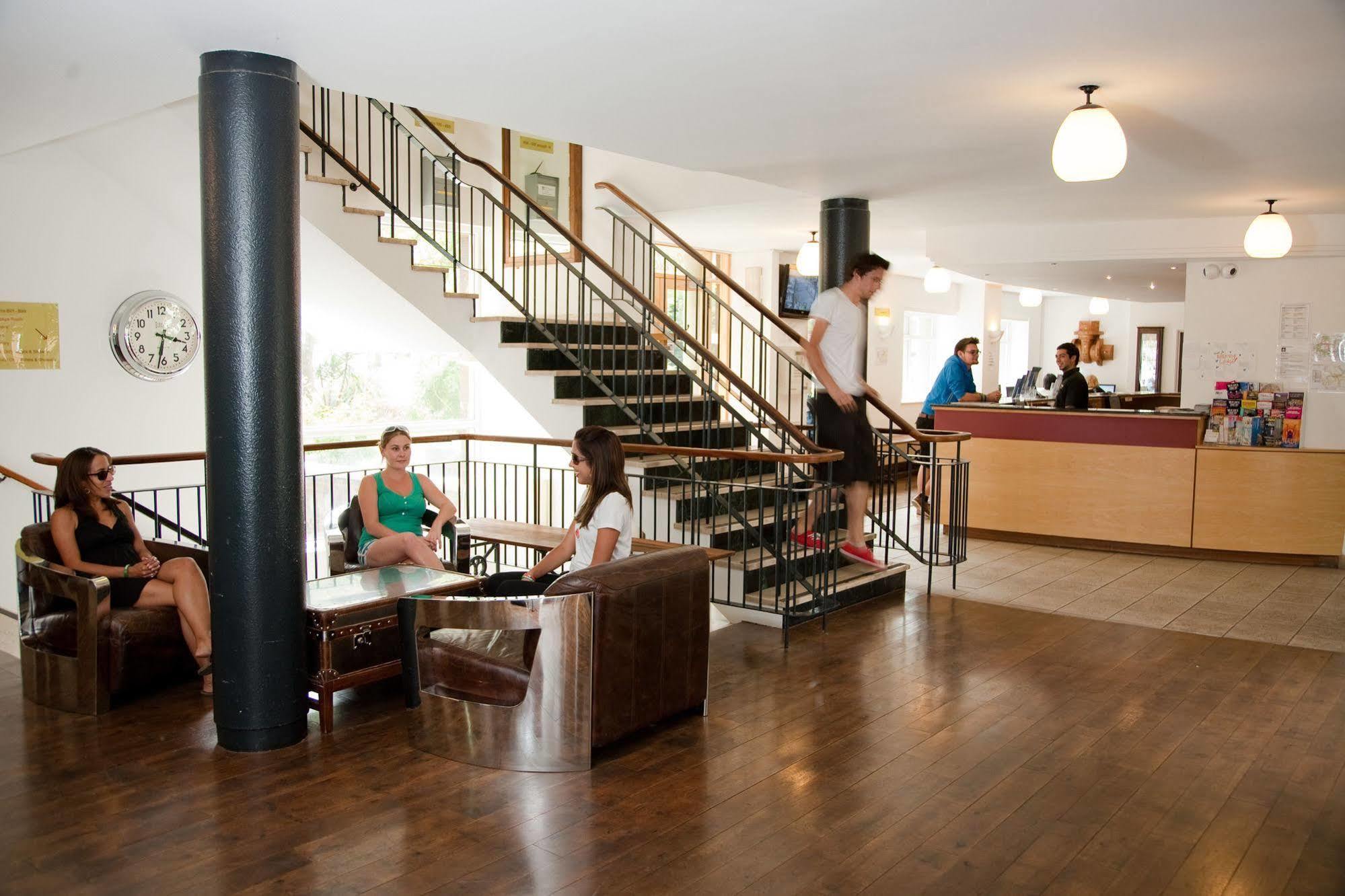 Hostel Palmers Hillspring At Willesden *