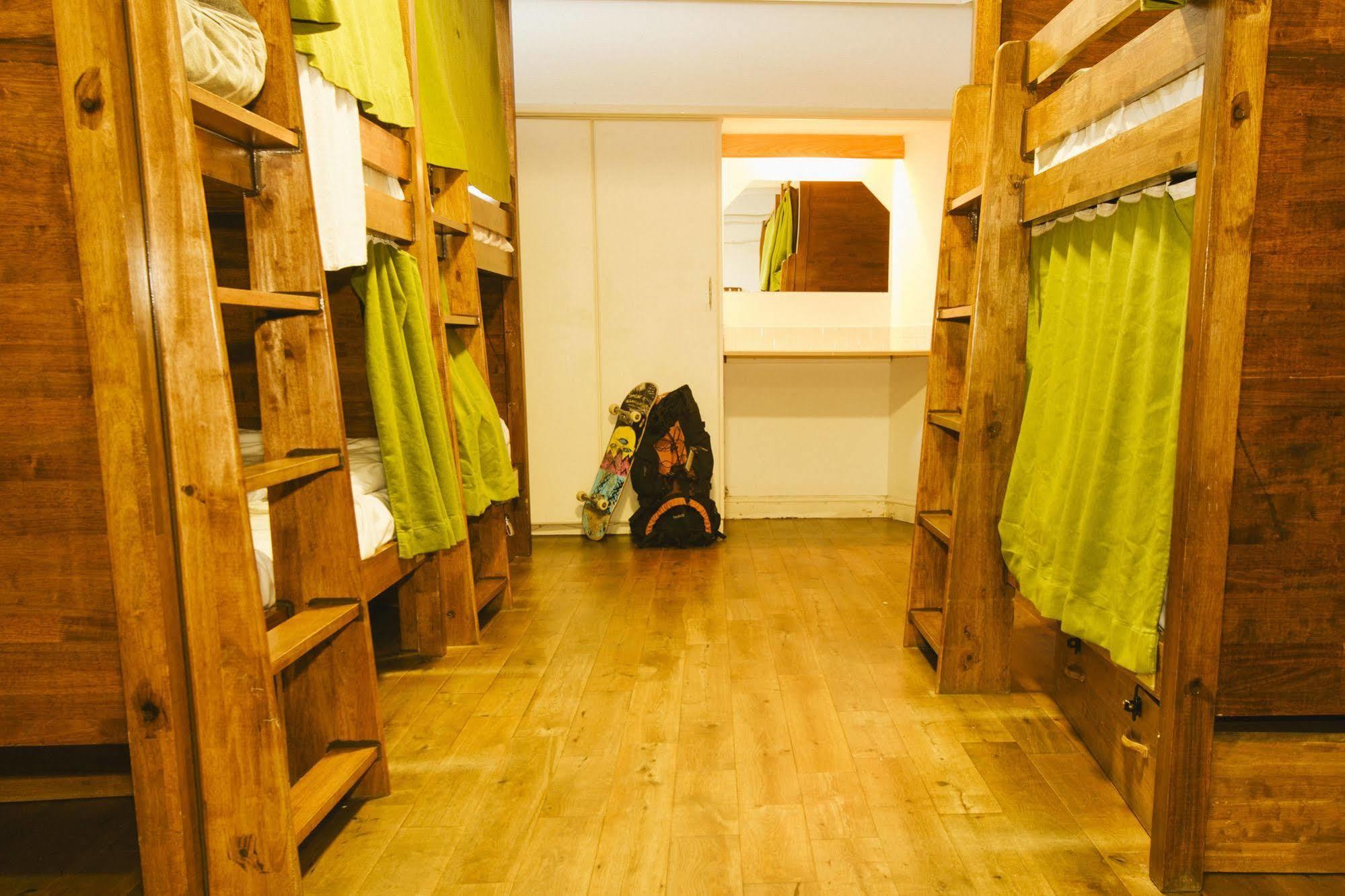 Hostel Palmers Hillspring At Willesden *