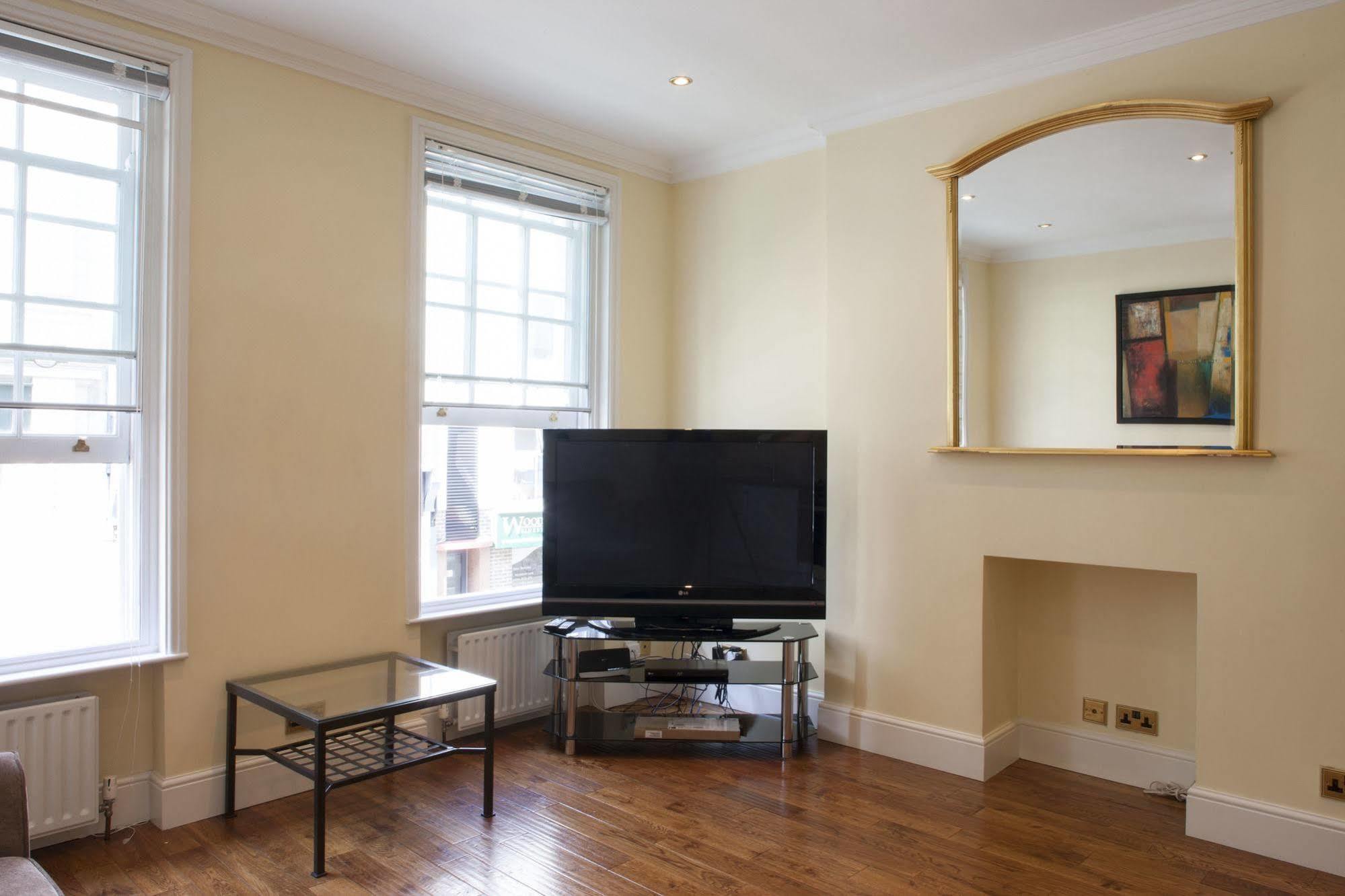 Piccadilly Circus Apartment