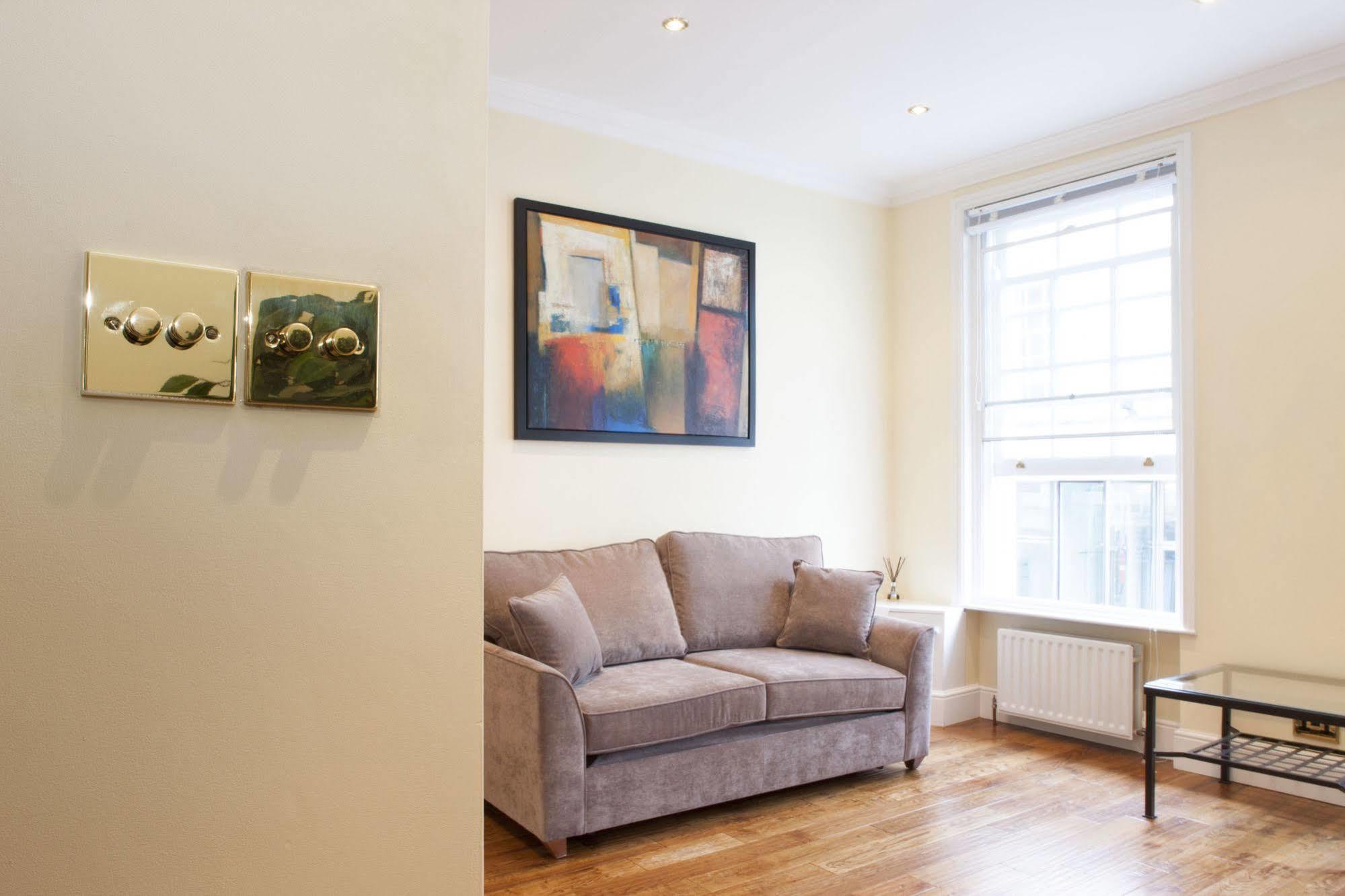 Piccadilly Circus Apartment