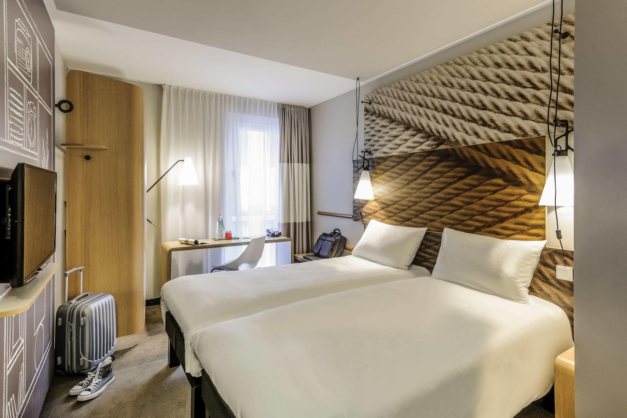 Ibis Greenwich 3*