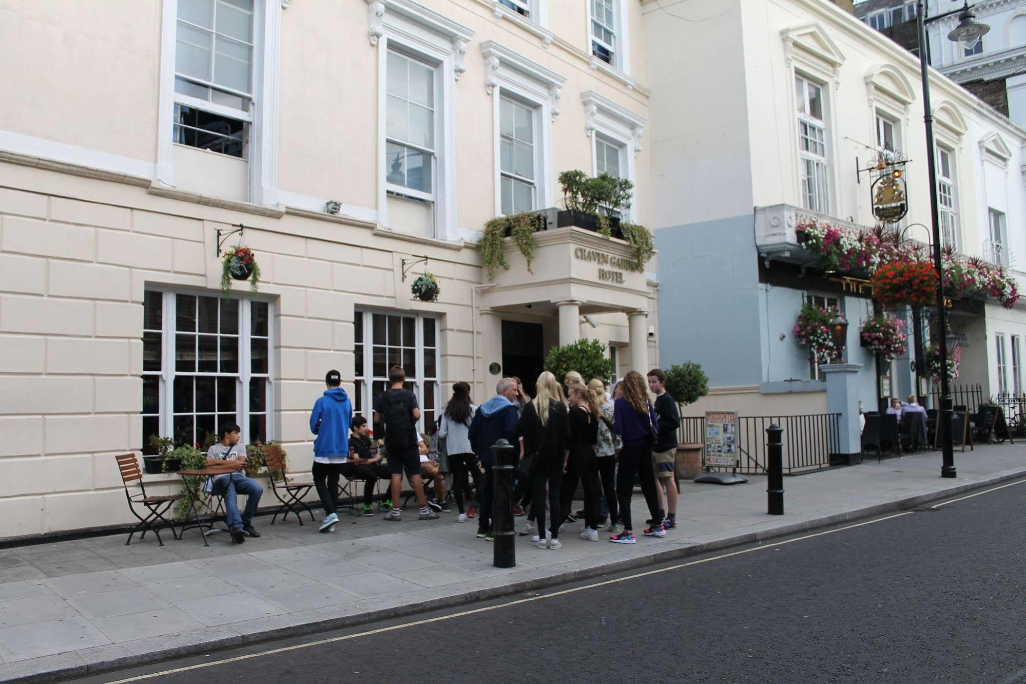 Smart Hyde Park View Hostel *