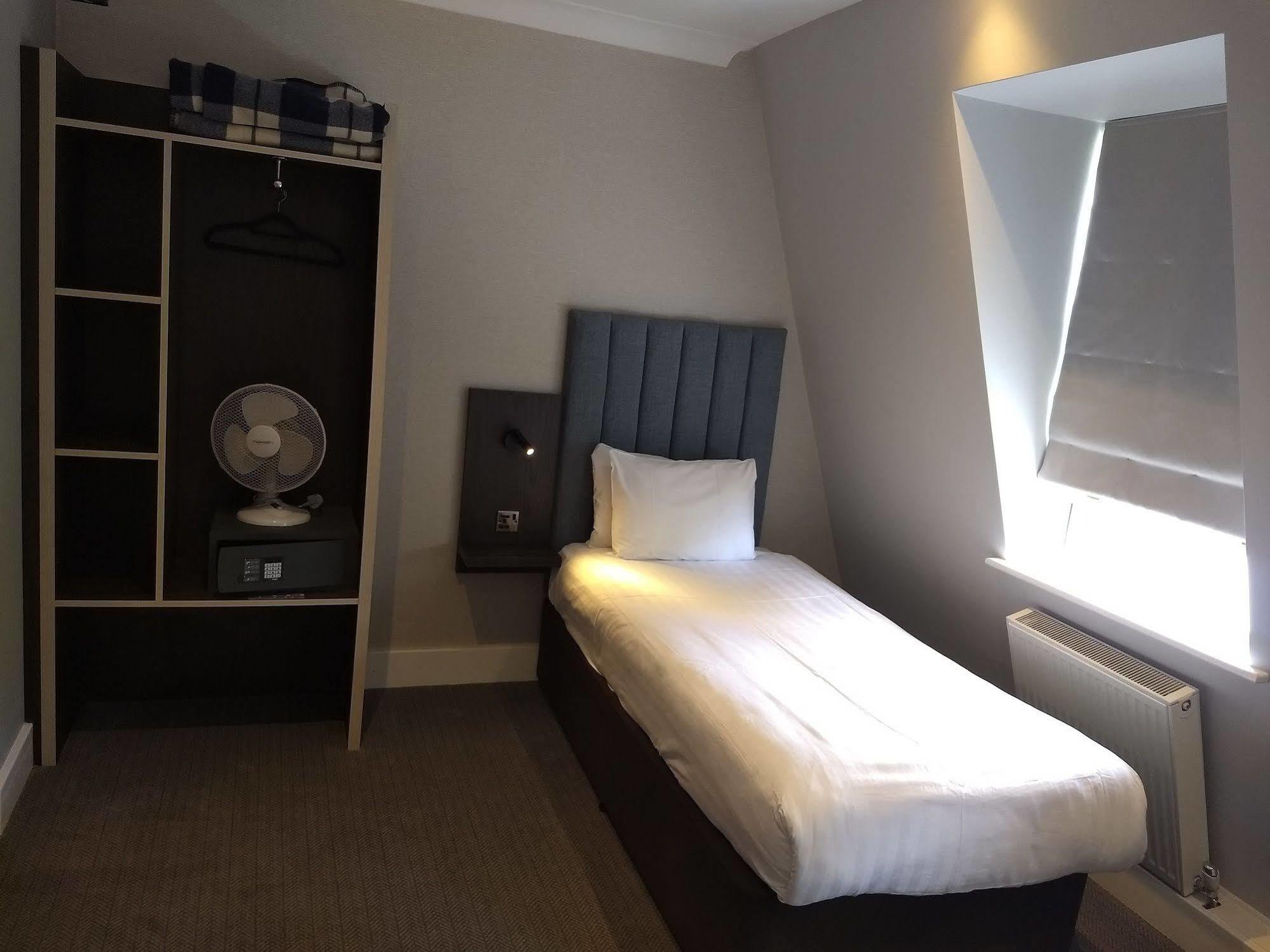Hotel Garden Court London