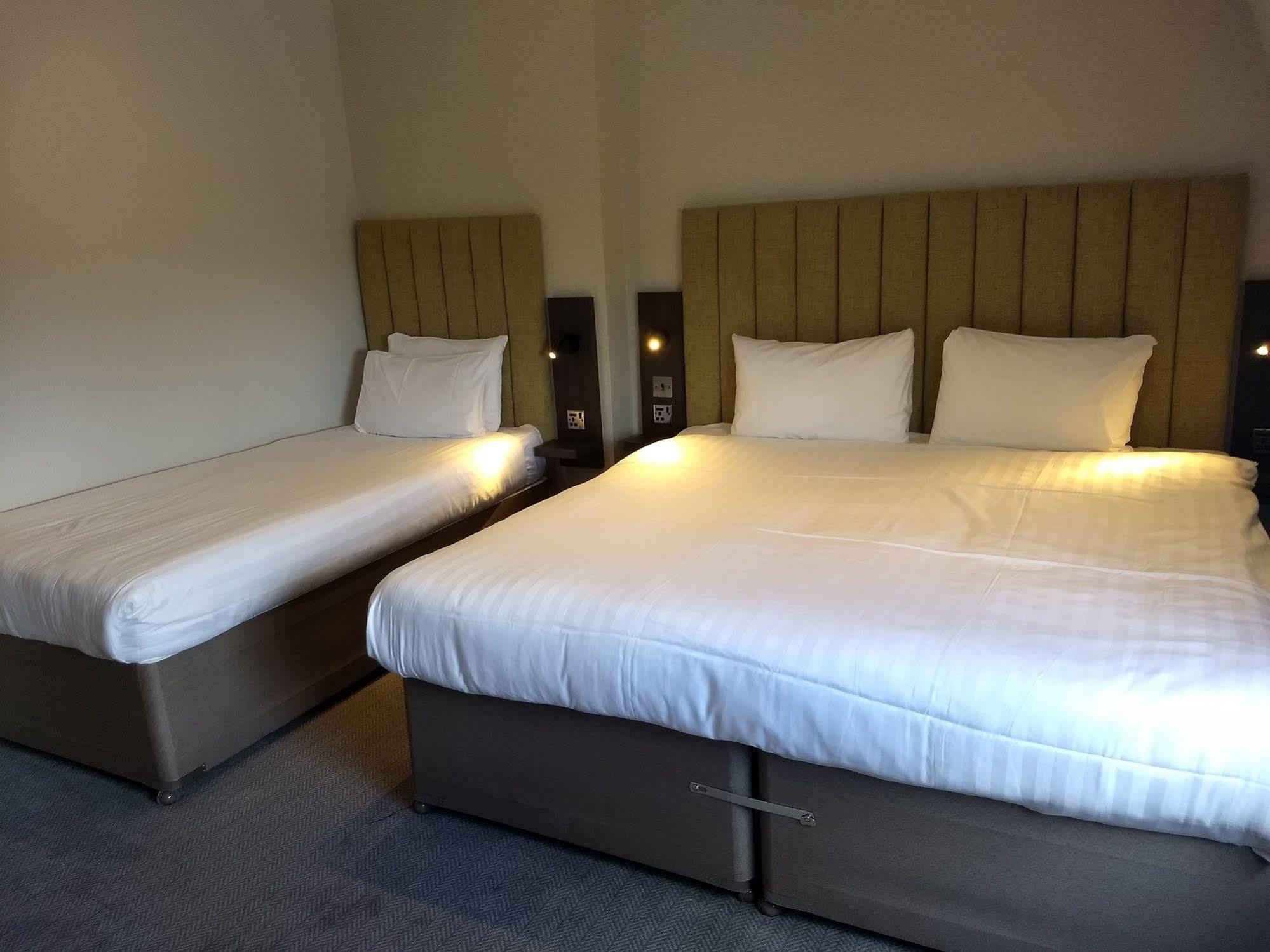 Garden Court Hotel 3*