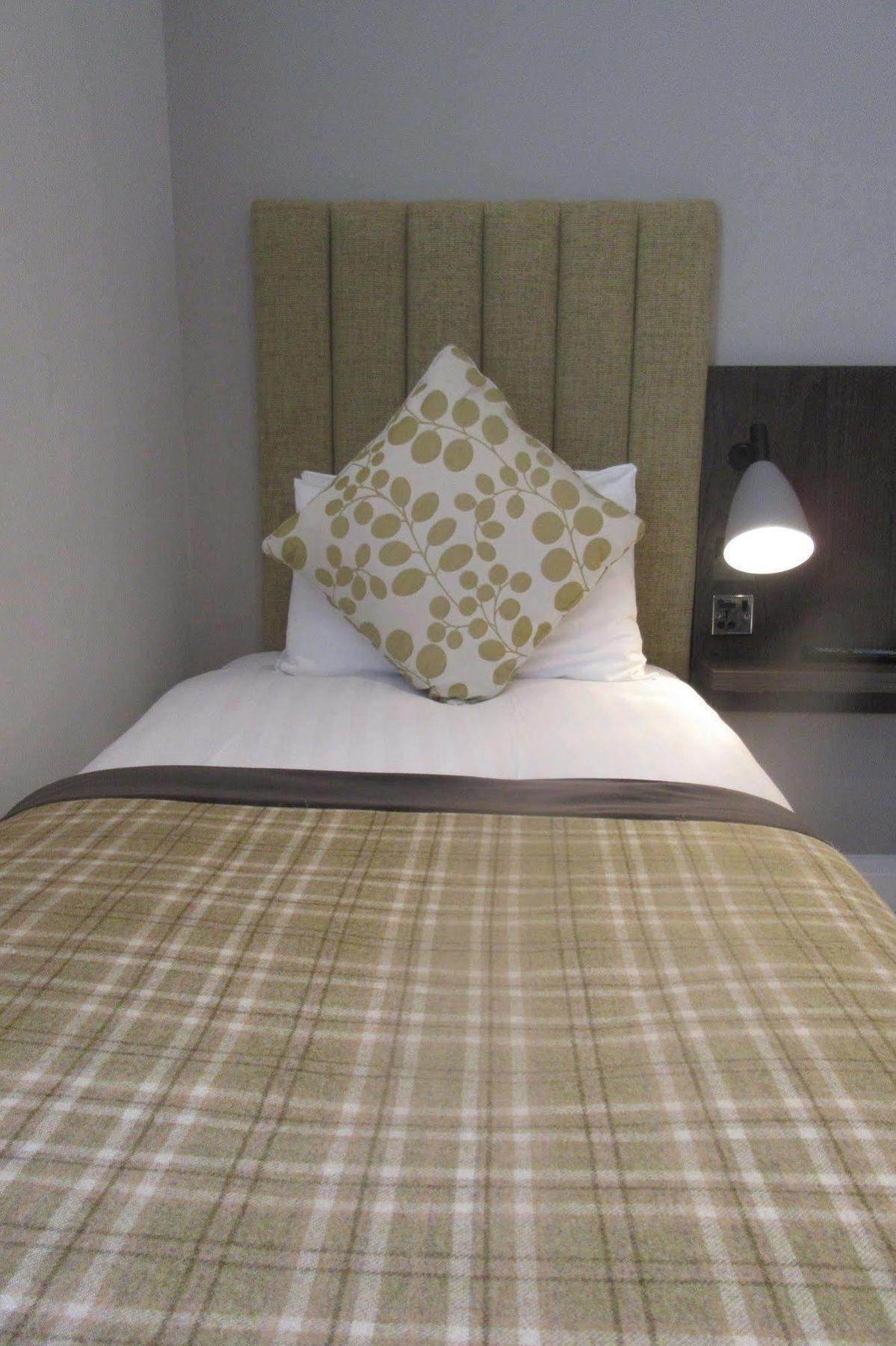 Garden Court Hotel 3*