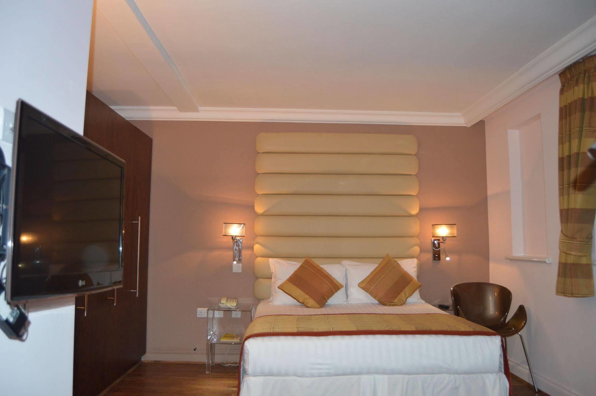 Holiday Villa Hotel Hotel London