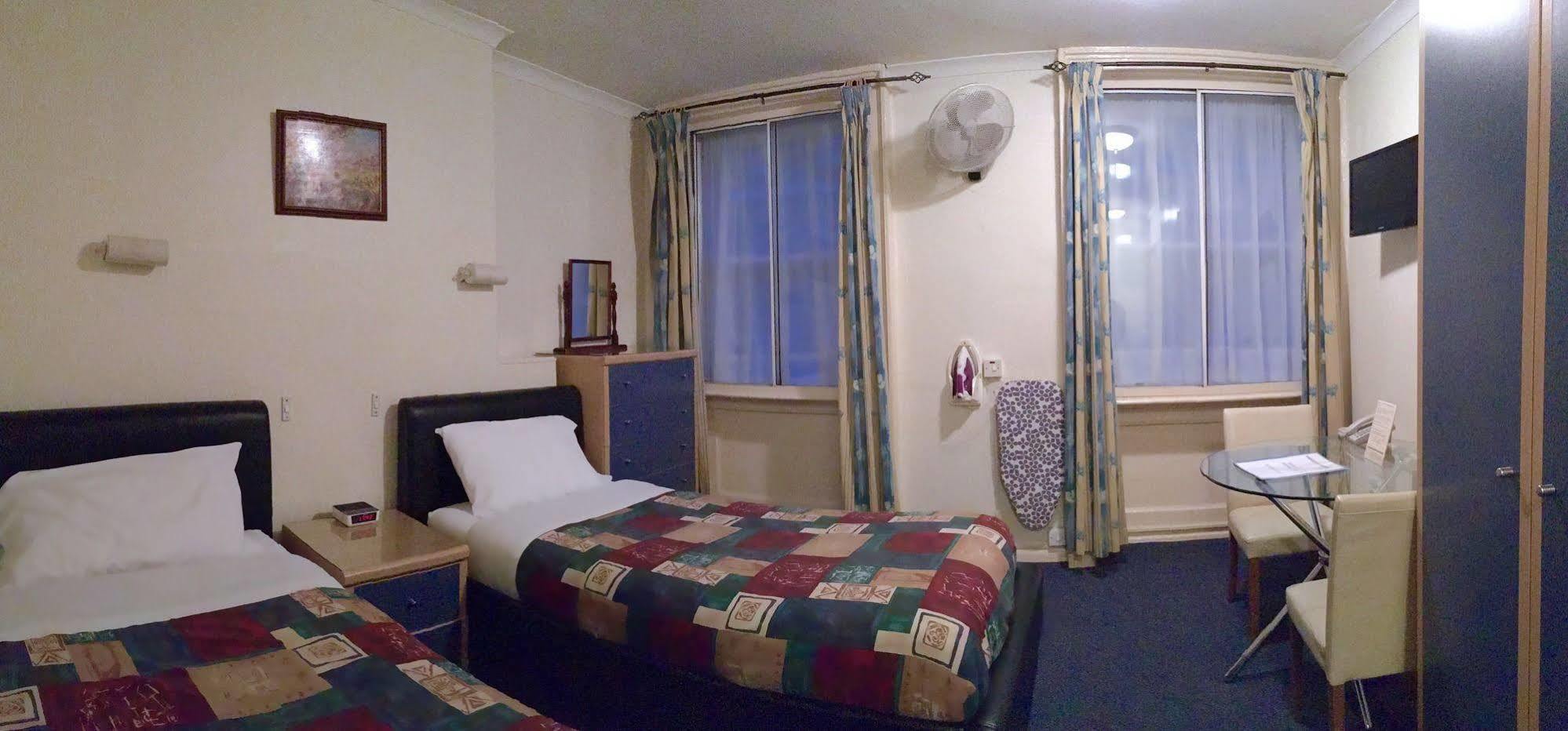 Hadleigh 3* London