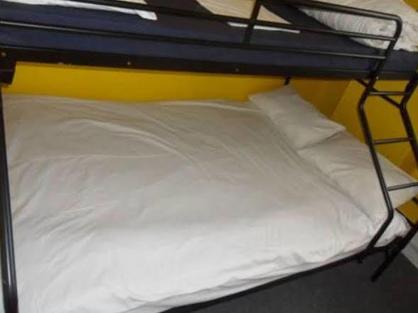 Onefam Waterloo 18-36 Years Old Hostel