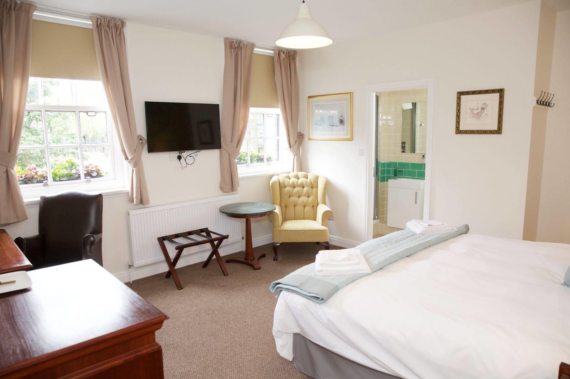 The Captain Cook 3* London