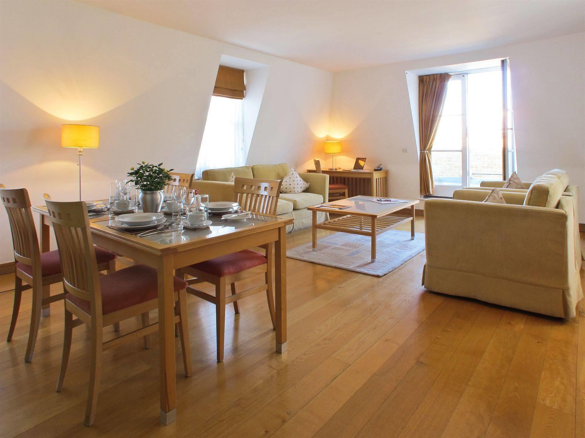 The Kings Wardrobe By Bridgestreet Hotel London