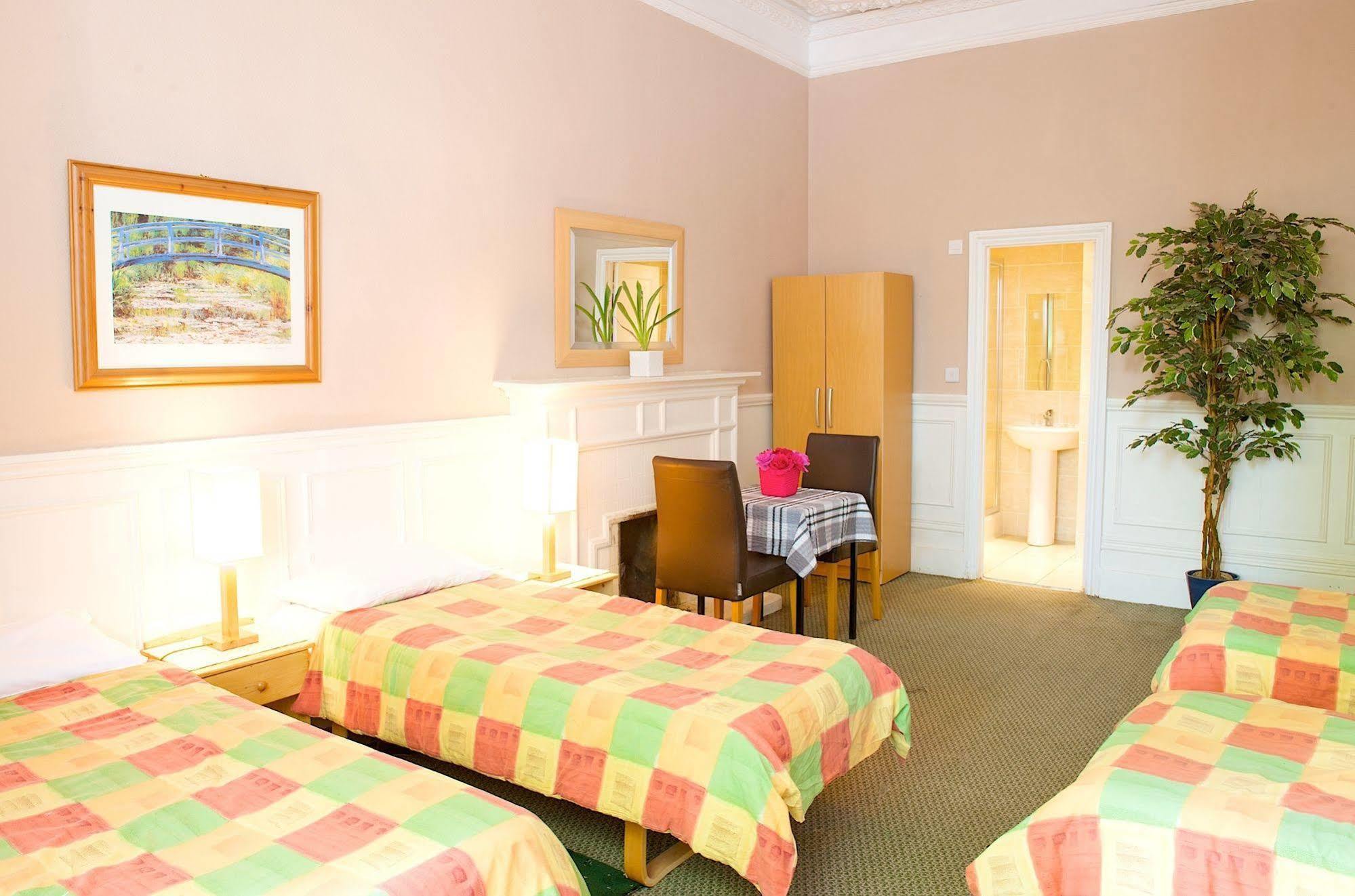 Guest house Curzon House