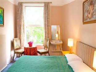 Curzon House Guest house 2*