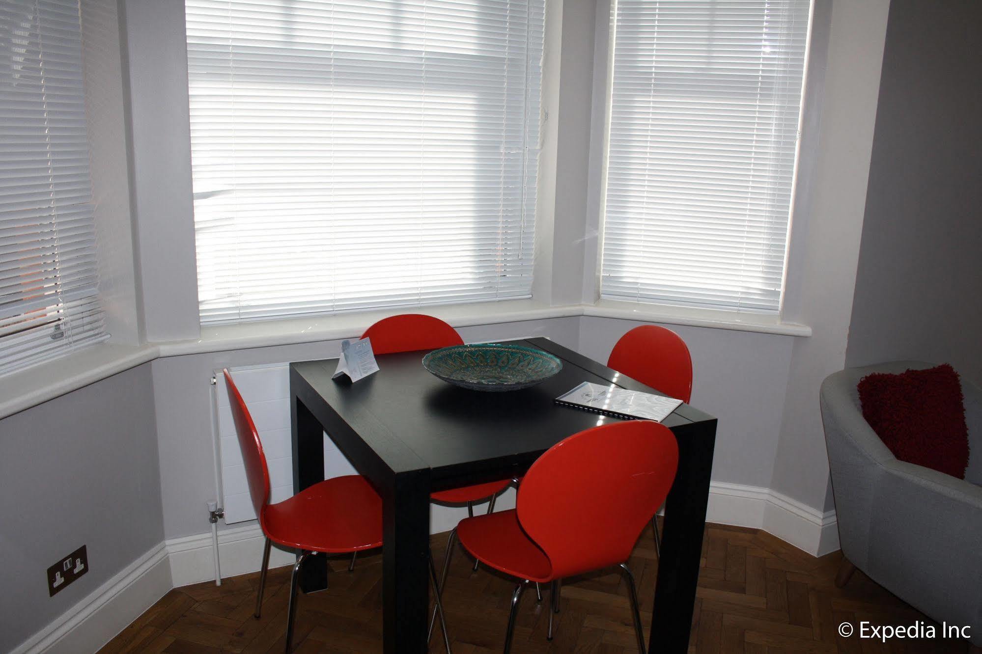 Barons Court Queens Club By Viridian Apartment *