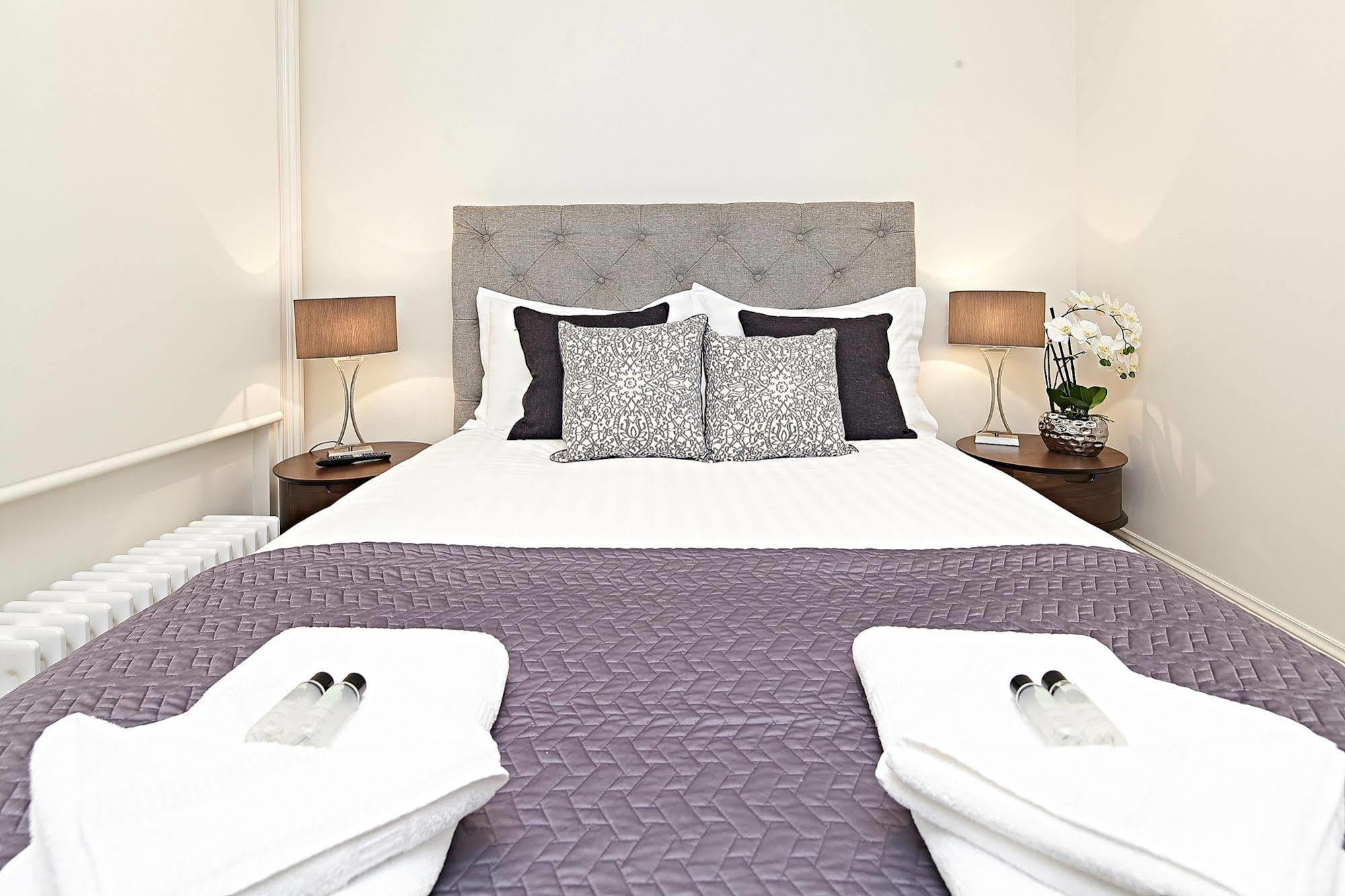 Stayo Exeter Street Hotel 3*