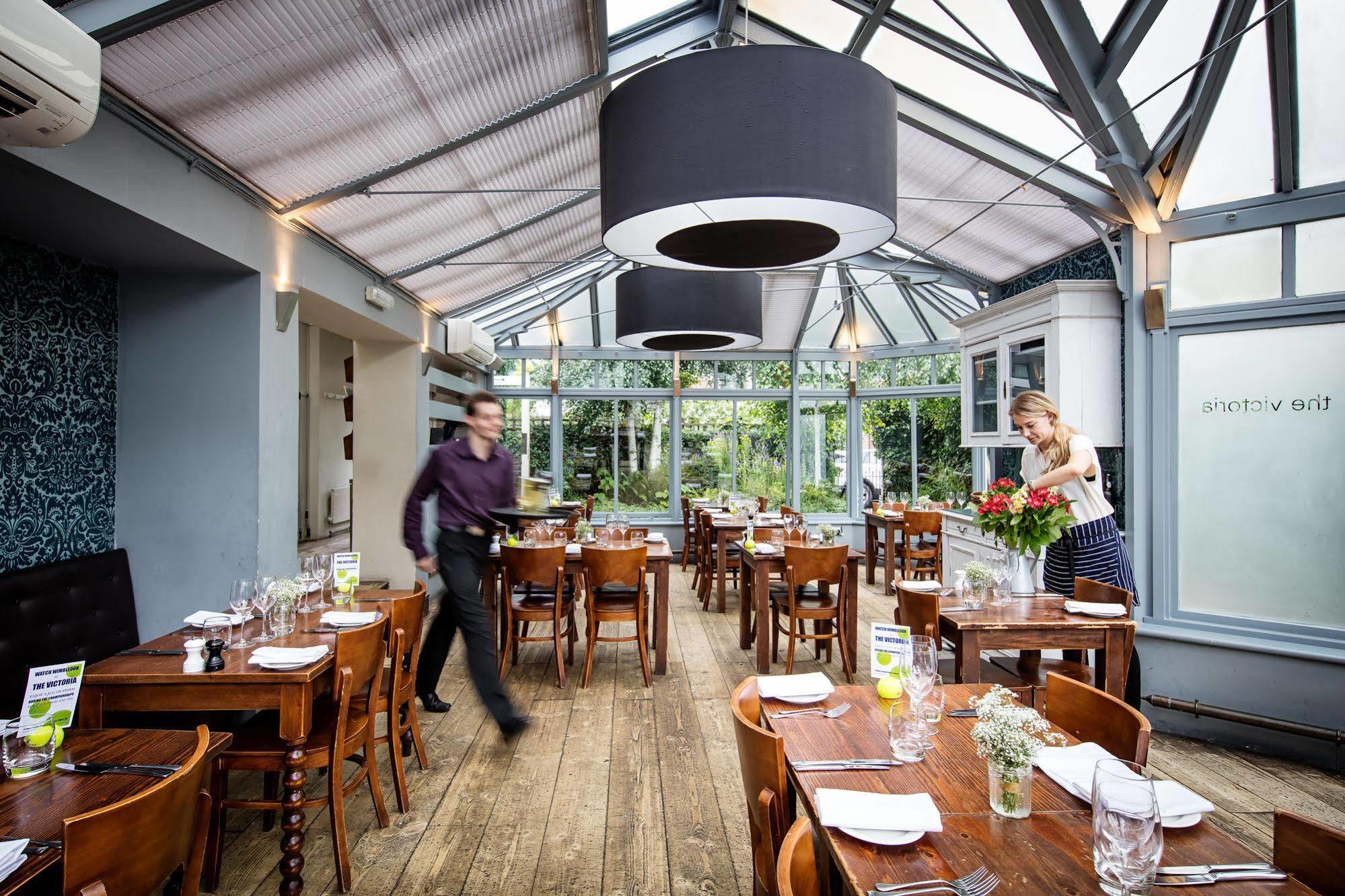 The Victoria Hotel Londres