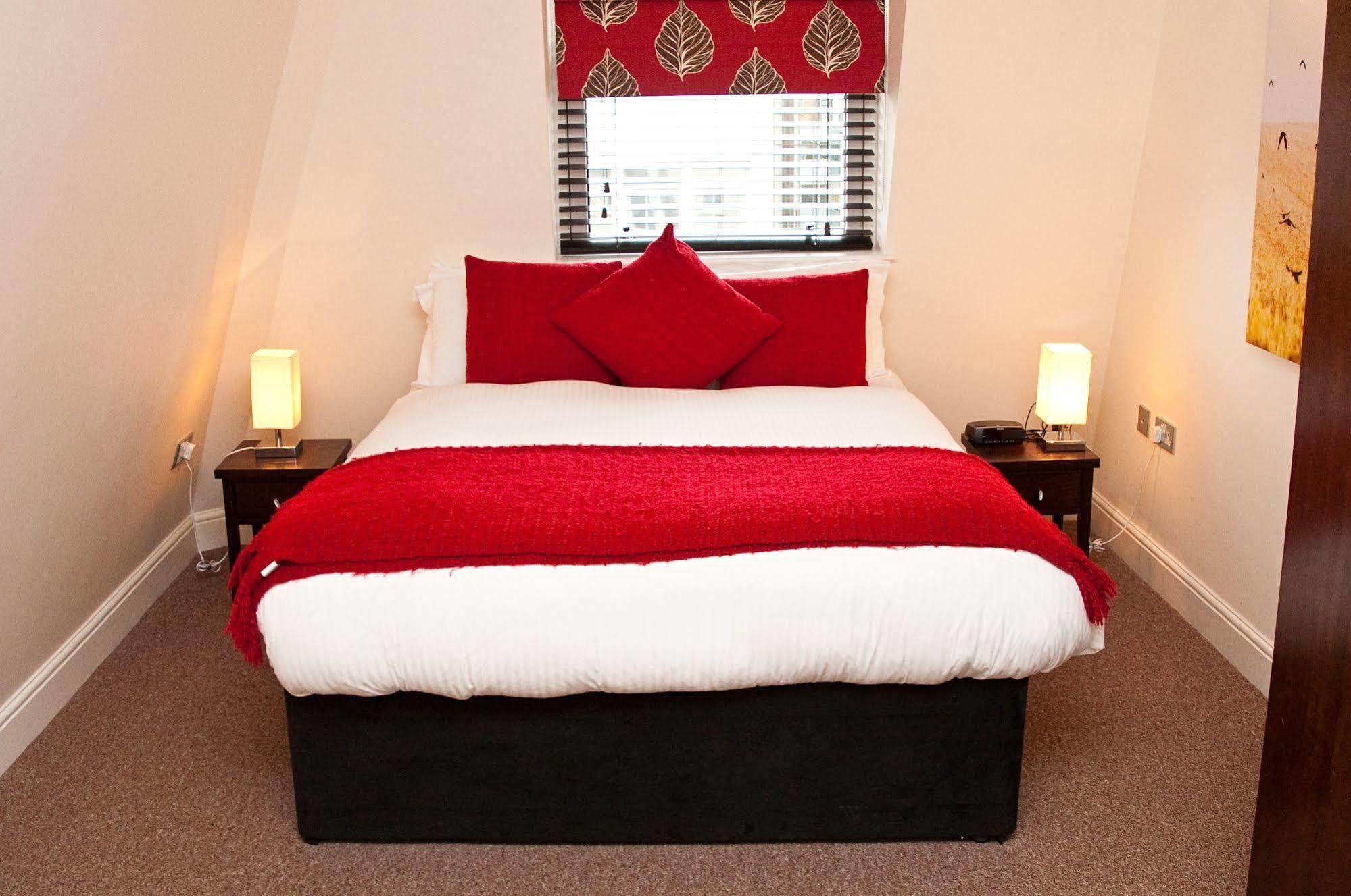 Hotel Clarendon 140 Minories 4*