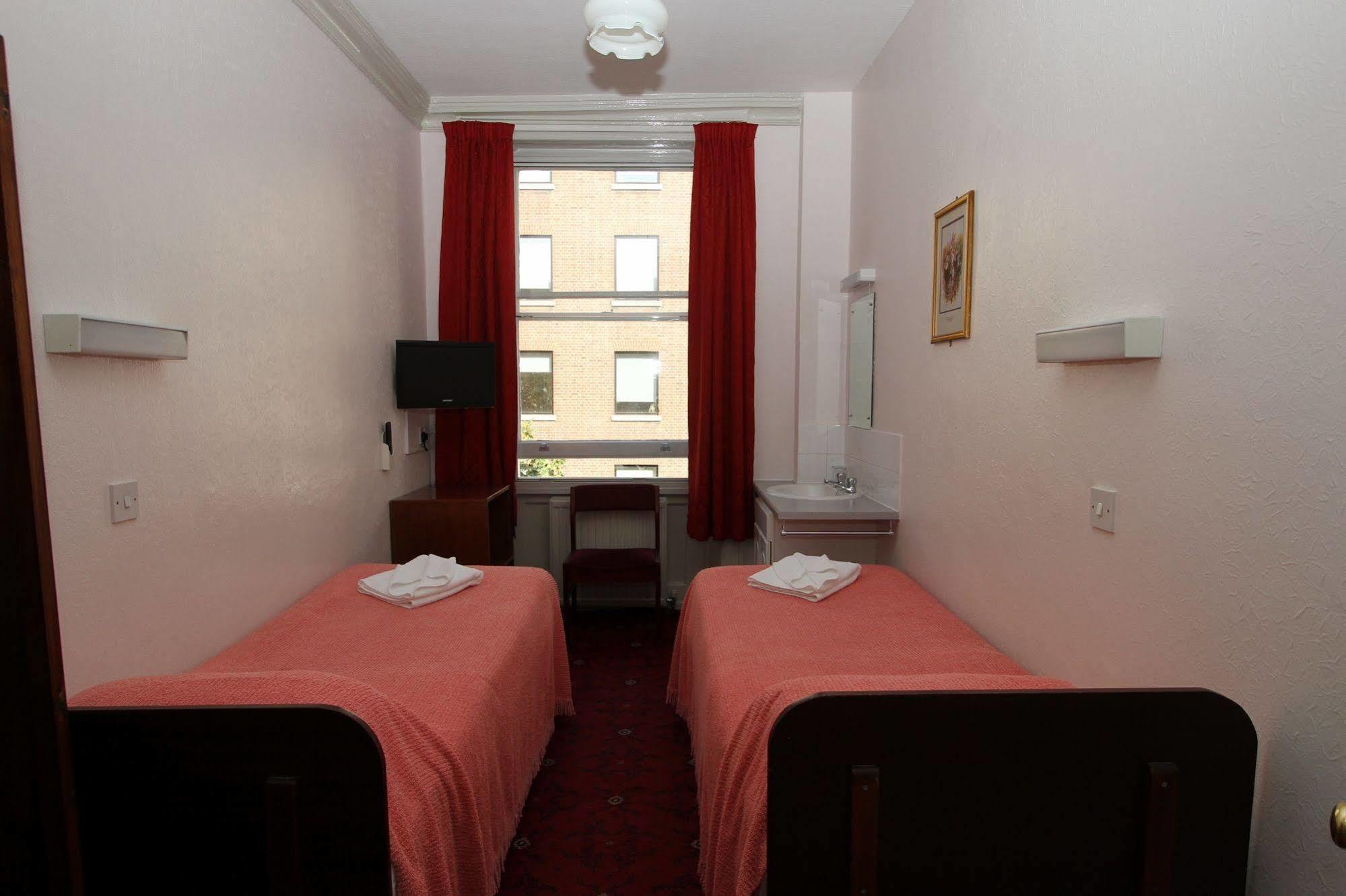 Ridgemount Hotel 2*