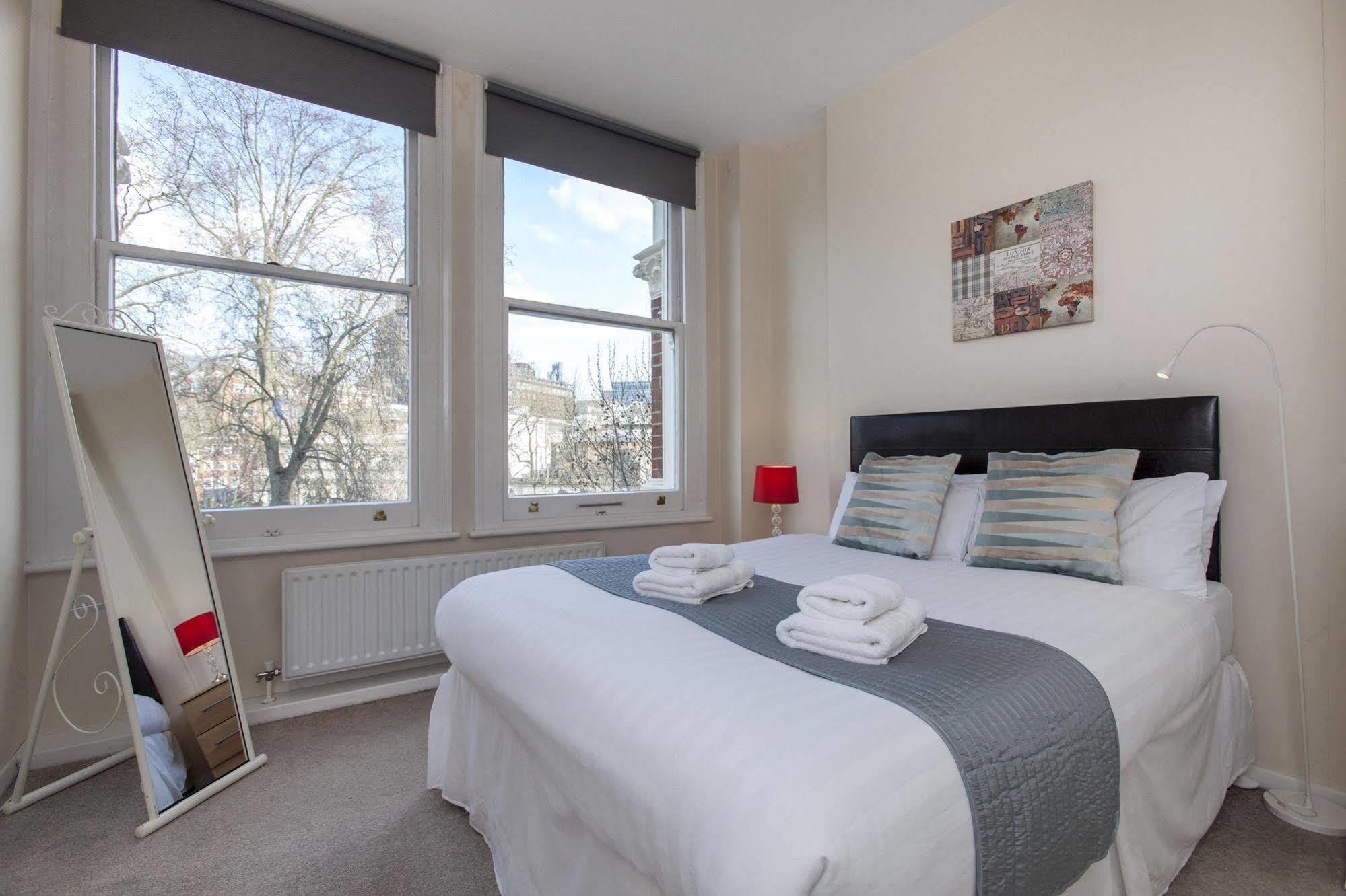 Club Living - Barbican *
