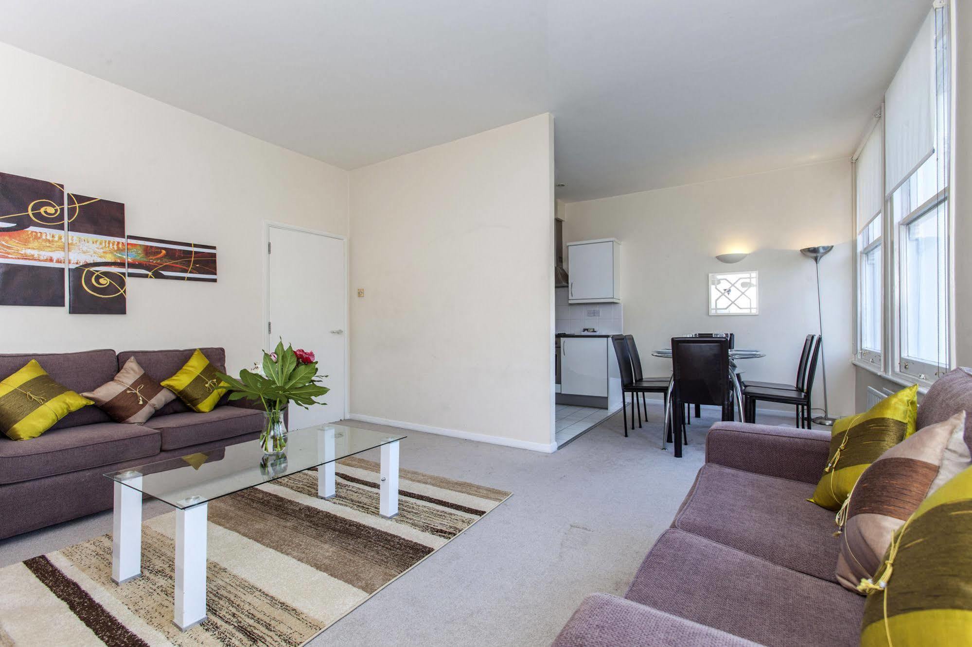 Club Living - Barbican London